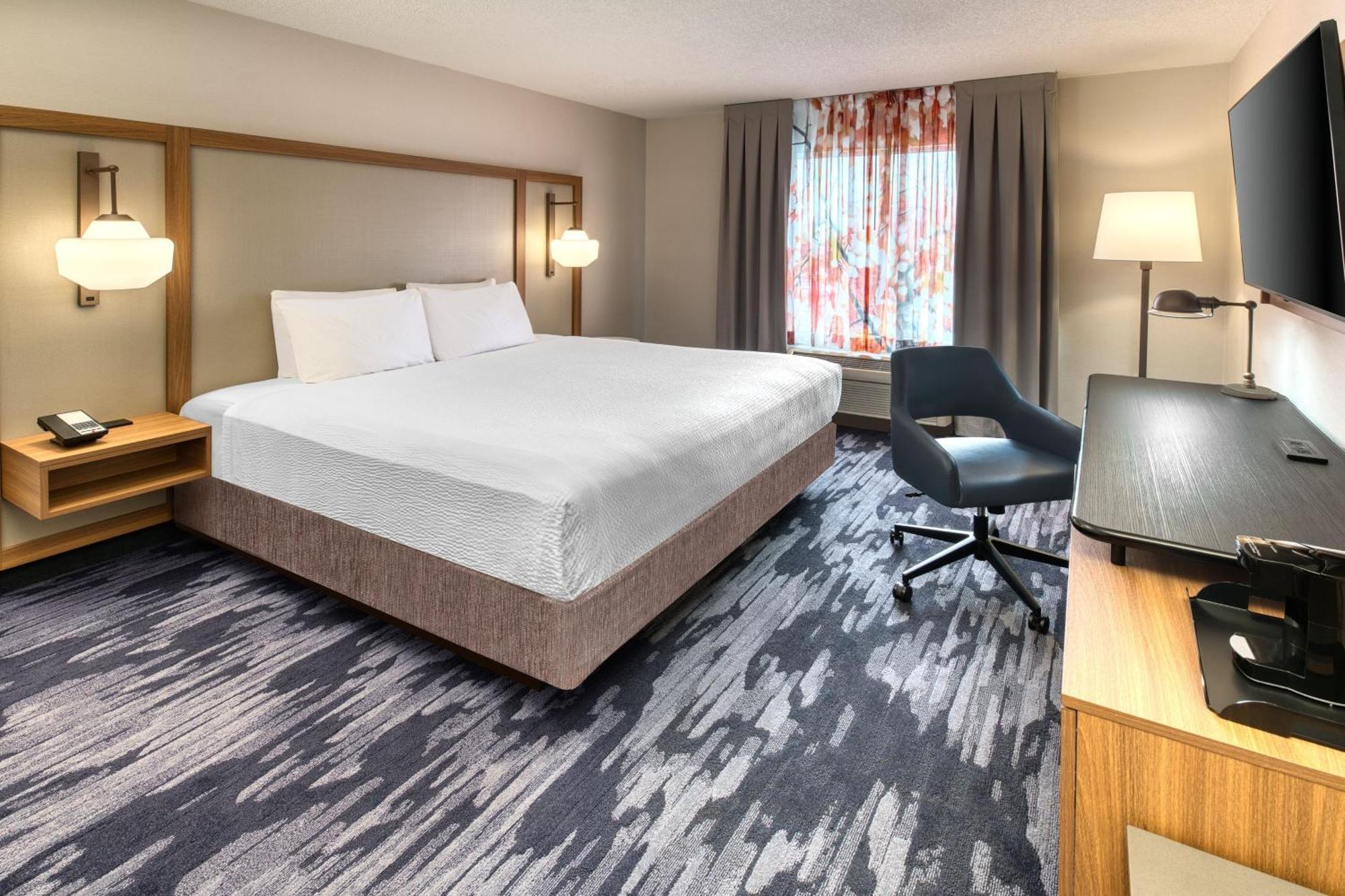 King Room Roll Shower Mobility Access or Hearing Accessible