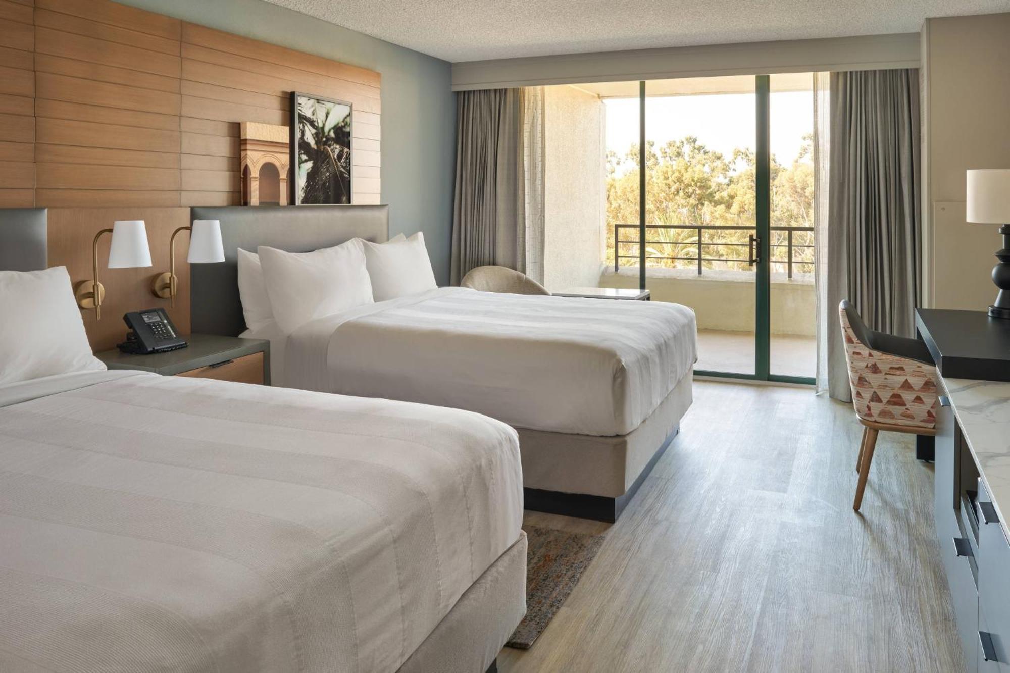 King Room Balcony City View