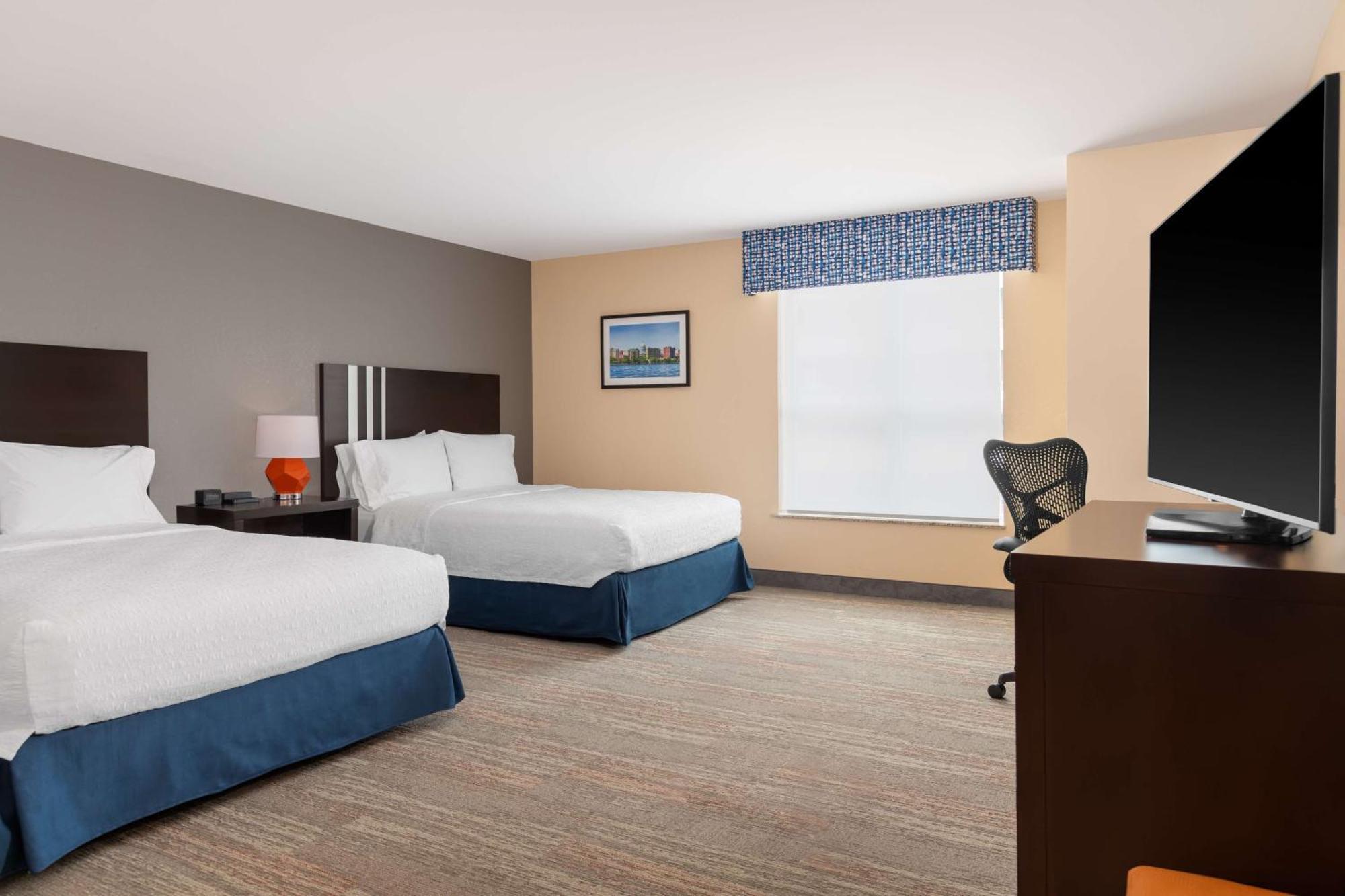 Queen Room Two Queen Beds Mobility Hearing Access or Non-Smoking