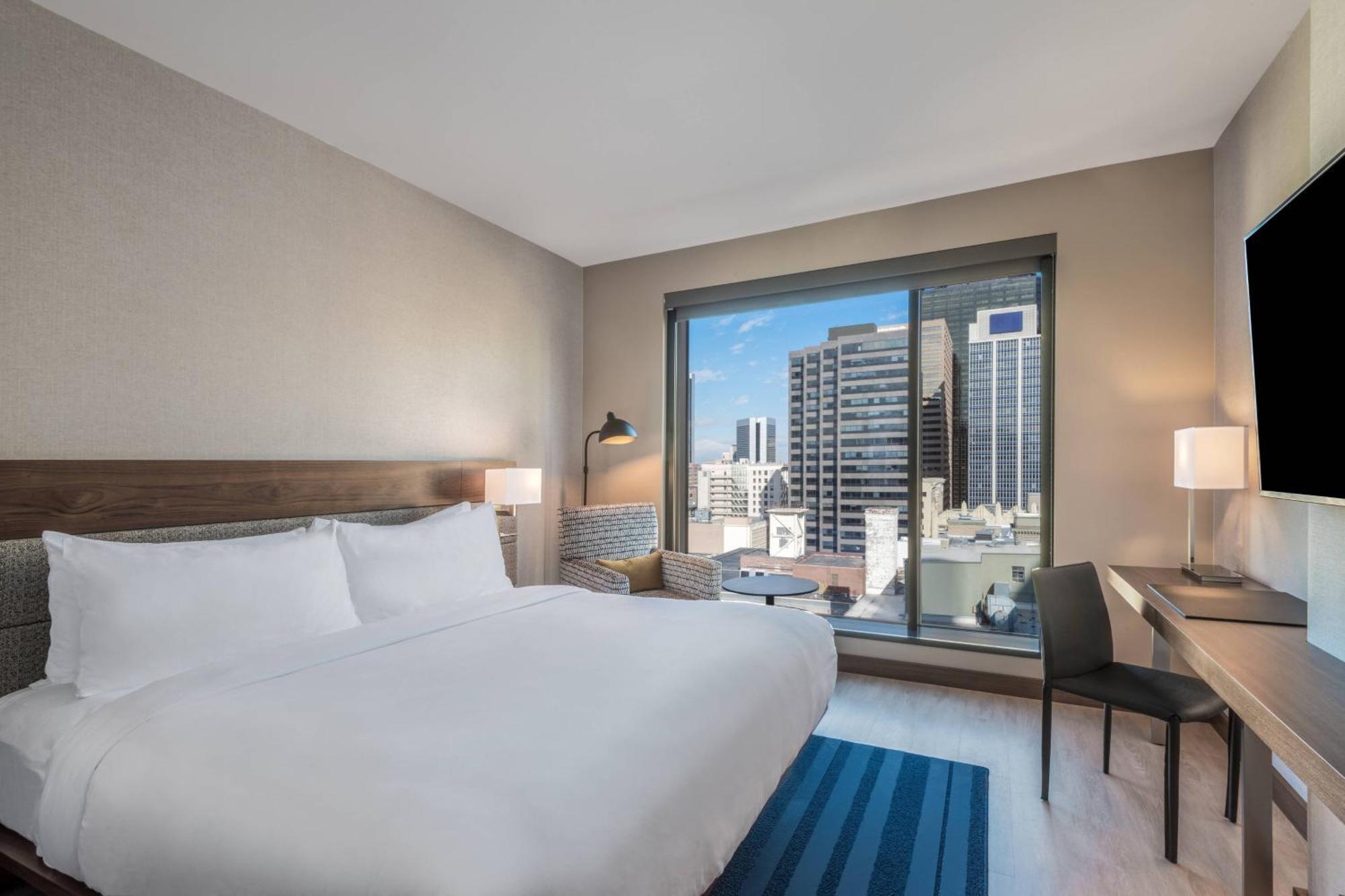 Classic King Room City View High Floor