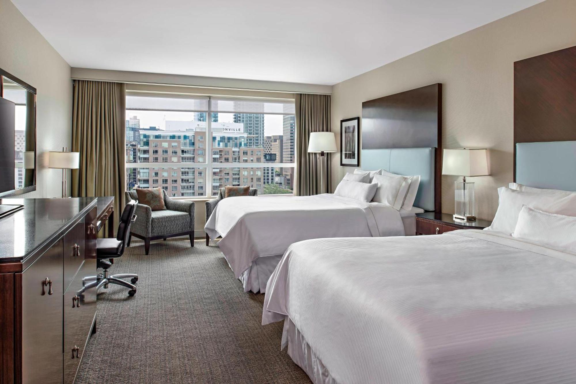 Double City View Guest room 2 Queen City view High floor