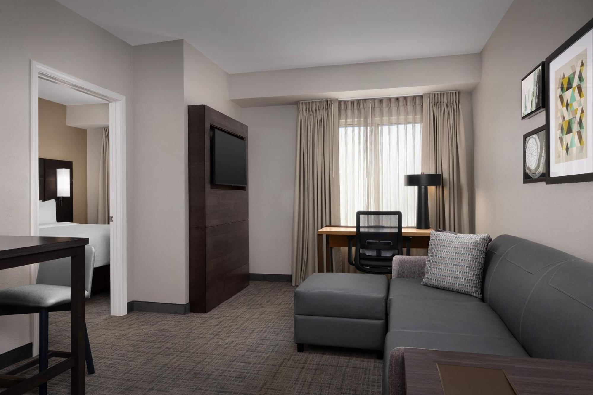 One-Bedroom Queen Suite Sofa Bed