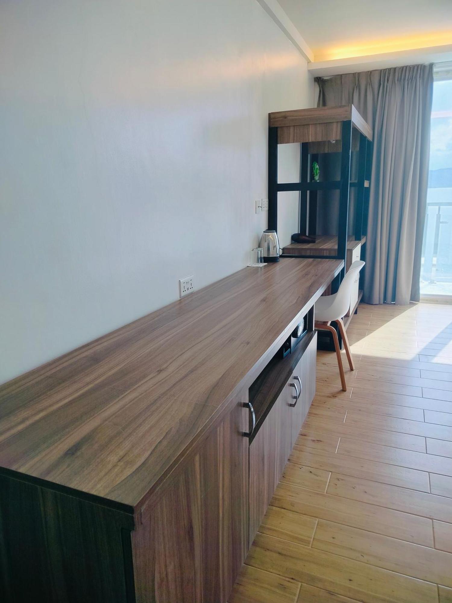Queen Suite with Sea View