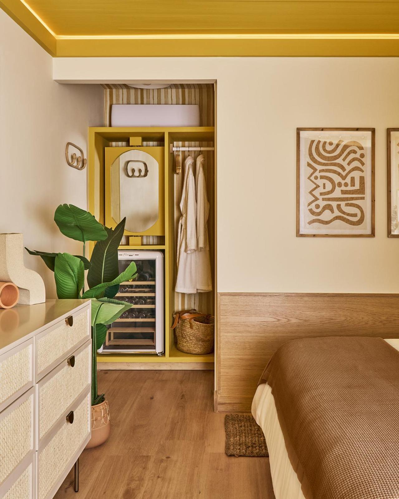 Deluxe King Suite