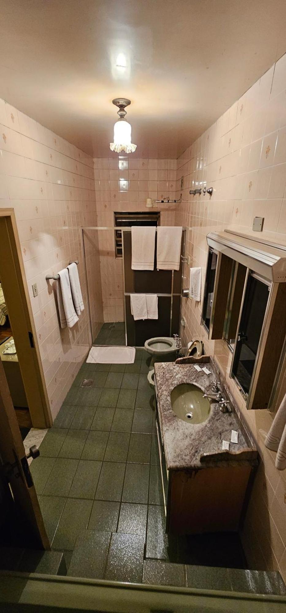 Quarto Quádruplo com Banheiro Privativo