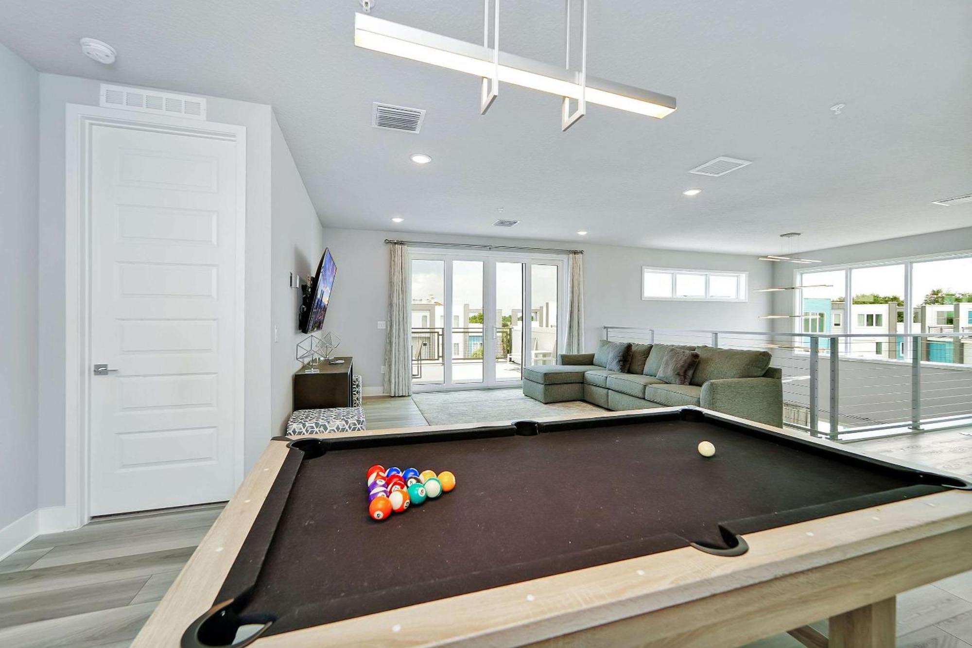 Four-Bedroom Deluxe Apartment