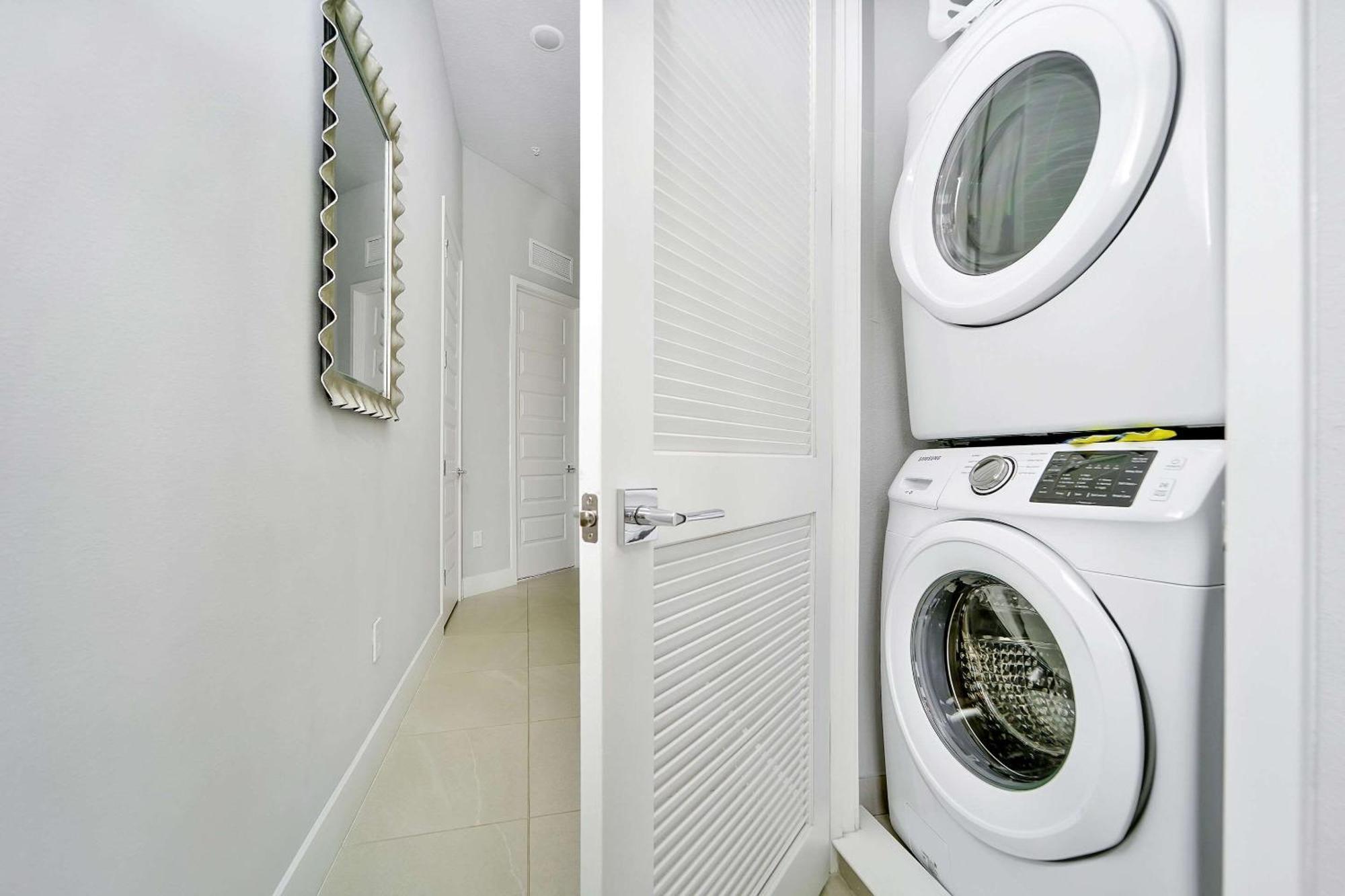 Four-Bedroom Deluxe Apartment