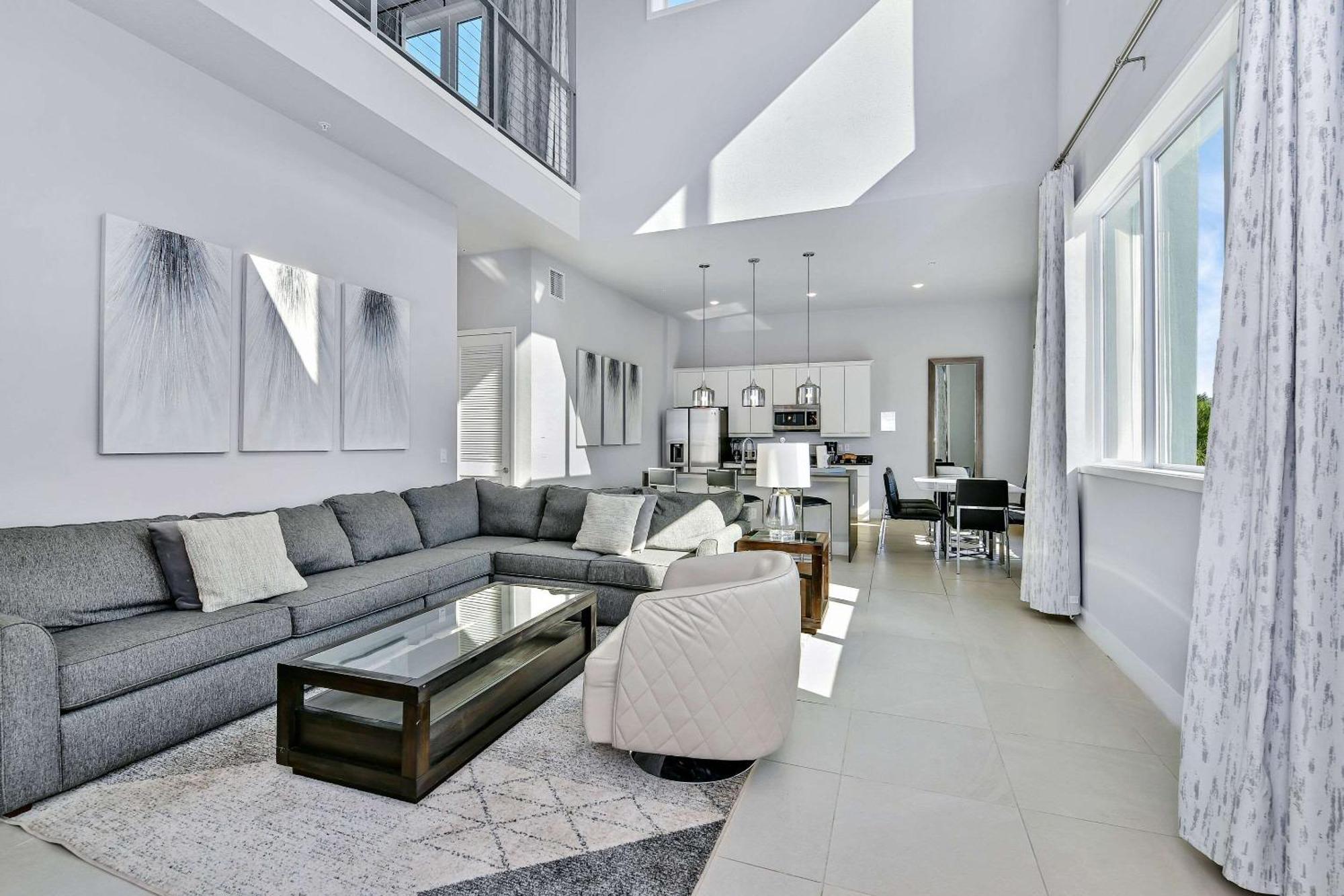 Four-Bedroom Deluxe Apartment