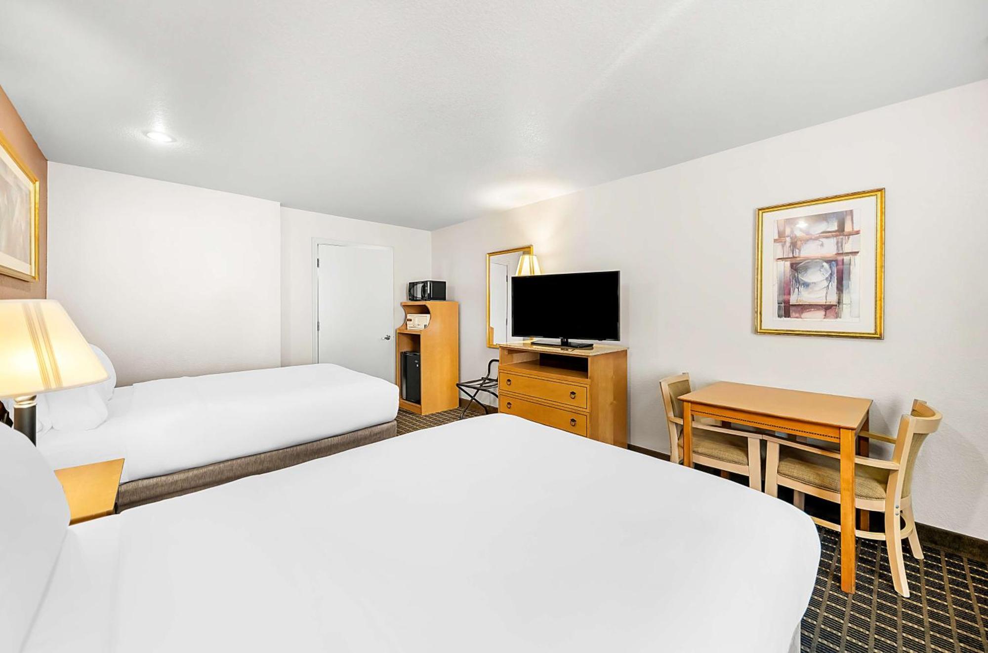 Double Room Two Double Beds Bath Tub Disability Access