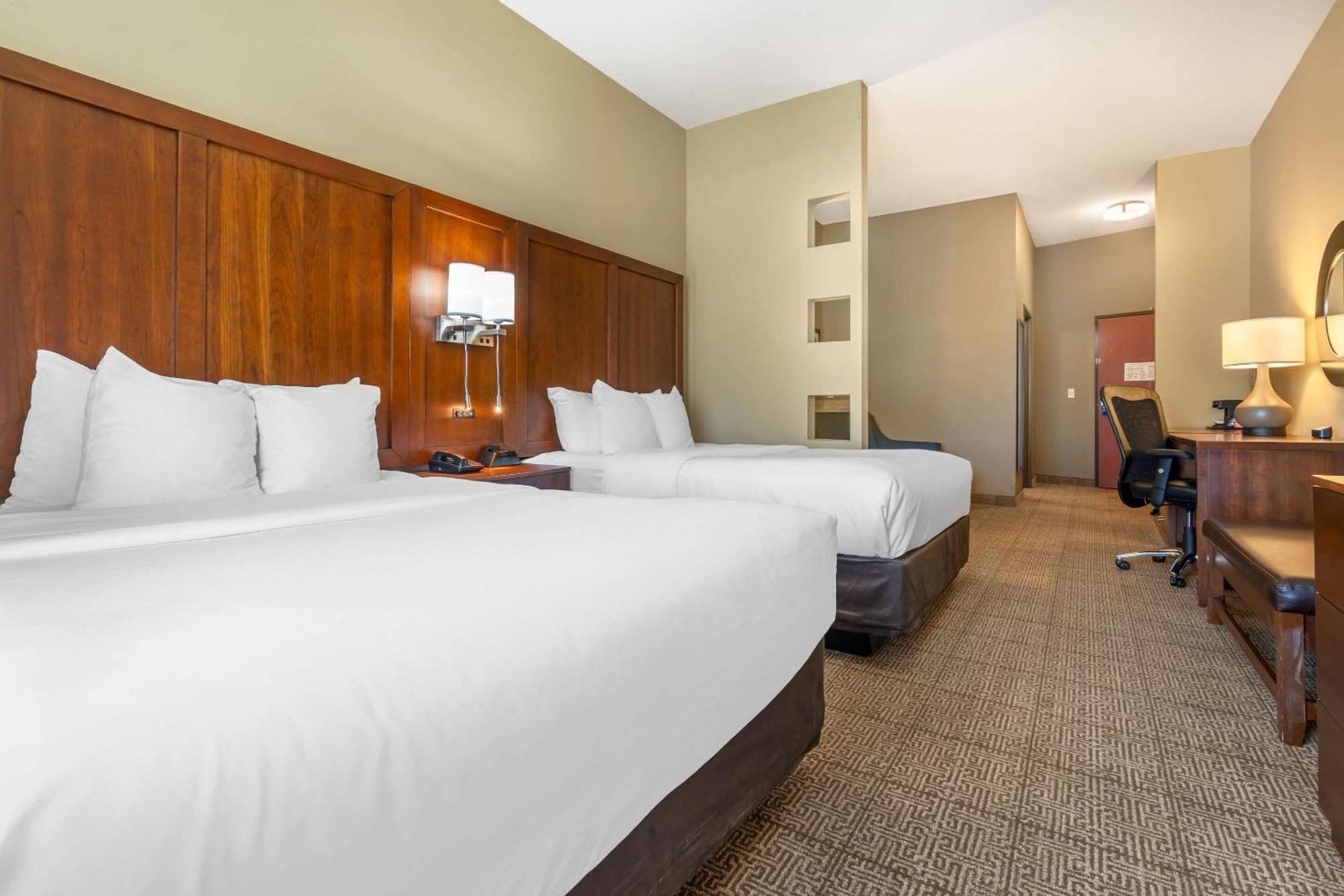 Queen Suite Two Queen Beds Non-Smoking