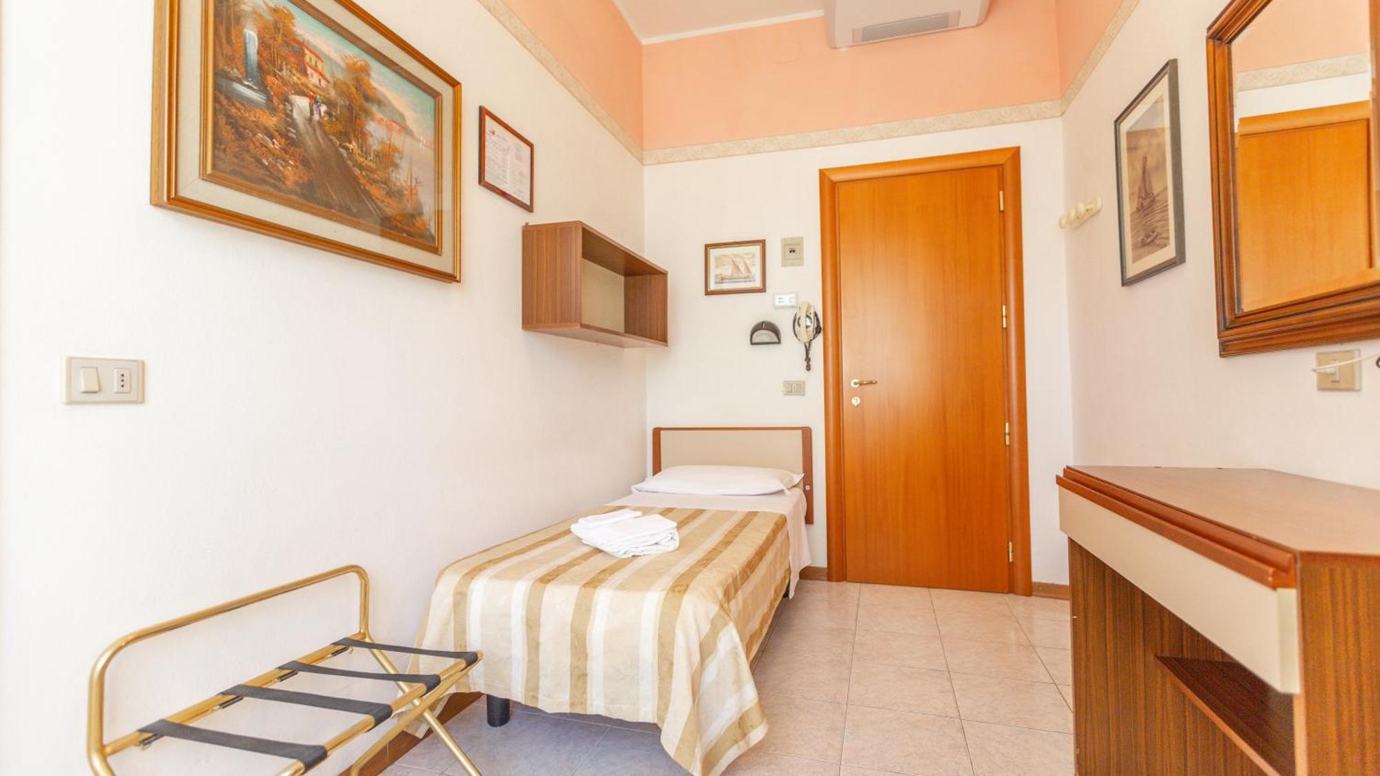 Classic Single Room