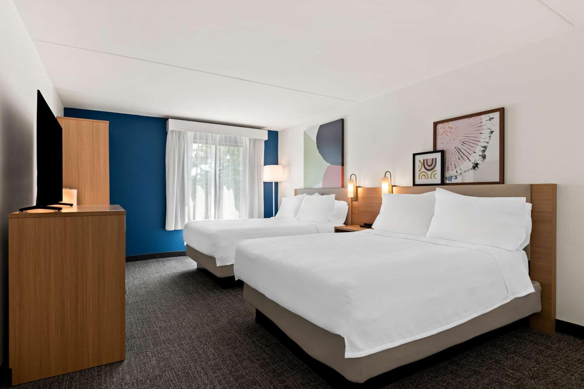 Queen Room Two Queen Beds