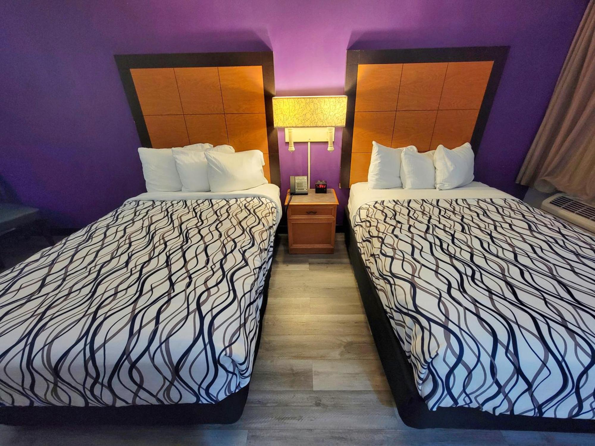 Queen Room Two Queen Beds Bath Tub Mobility or Hearing Accessible Non-Smoking