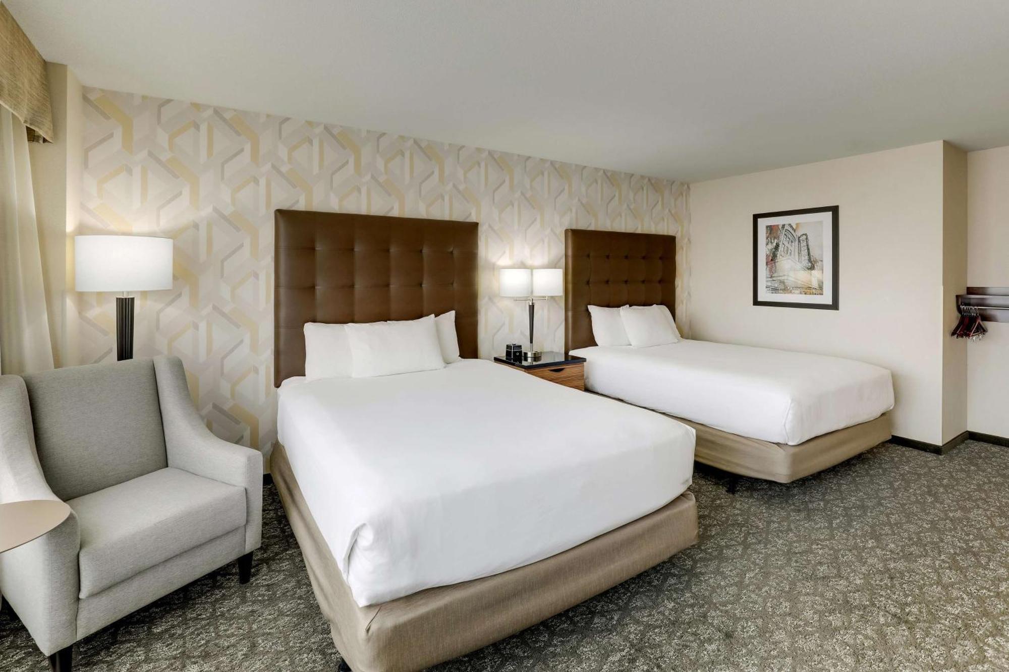 Deluxe Queen Room with Two Queen Beds - Disability Access