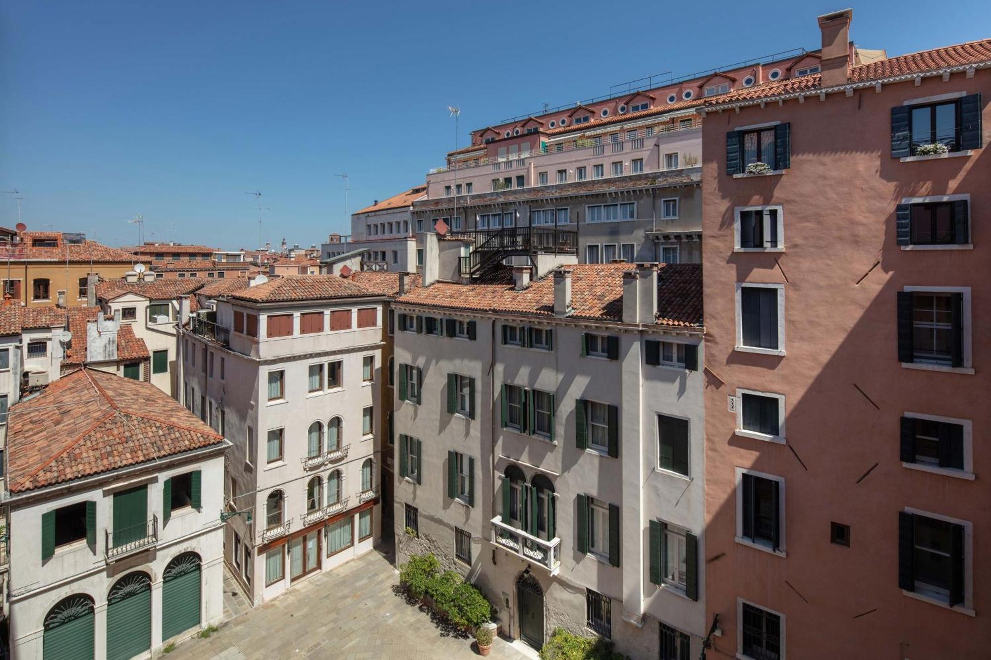 One-Bedroom Venetian King Suite City View