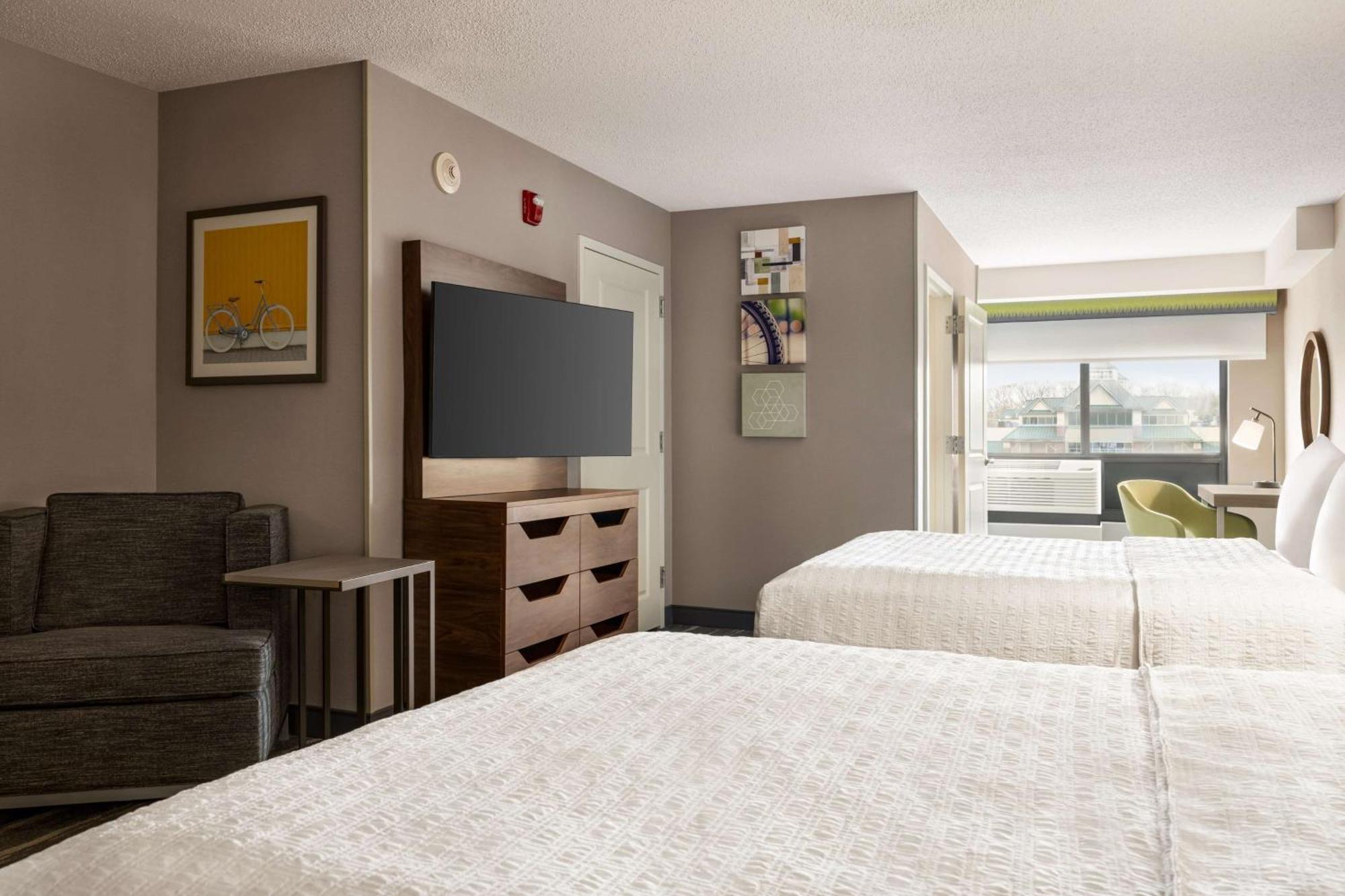 Queen Room with Two Queen Beds - Mobility Access/Non-Smoking