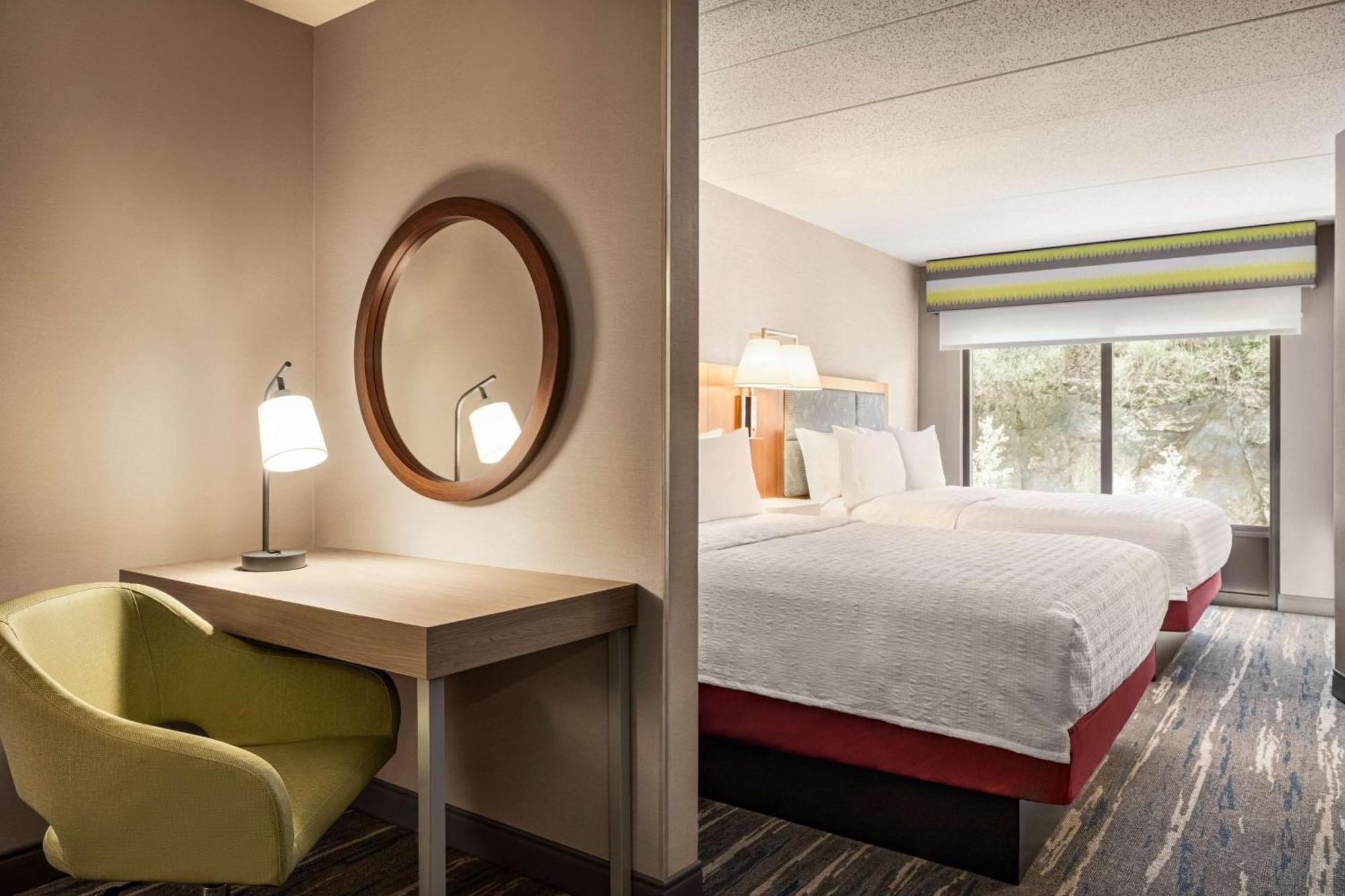 Room with Two Queen Beds - Non-Smoking