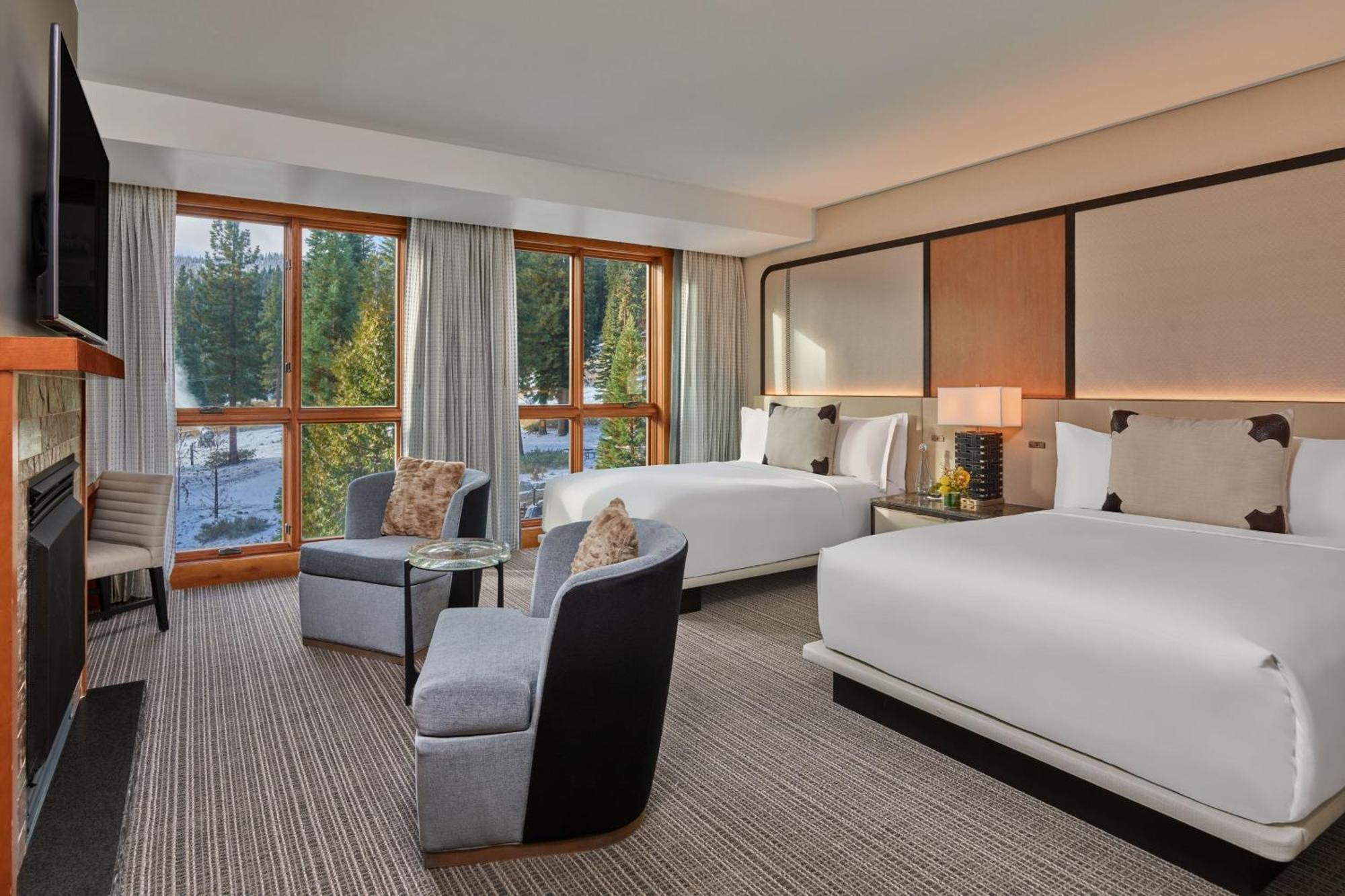Deluxe Queen Room Mountain View