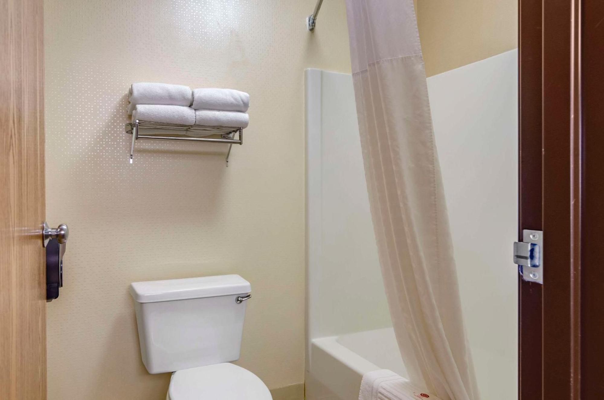 Queen Suite with Two Queen Beds - Non-Smoking