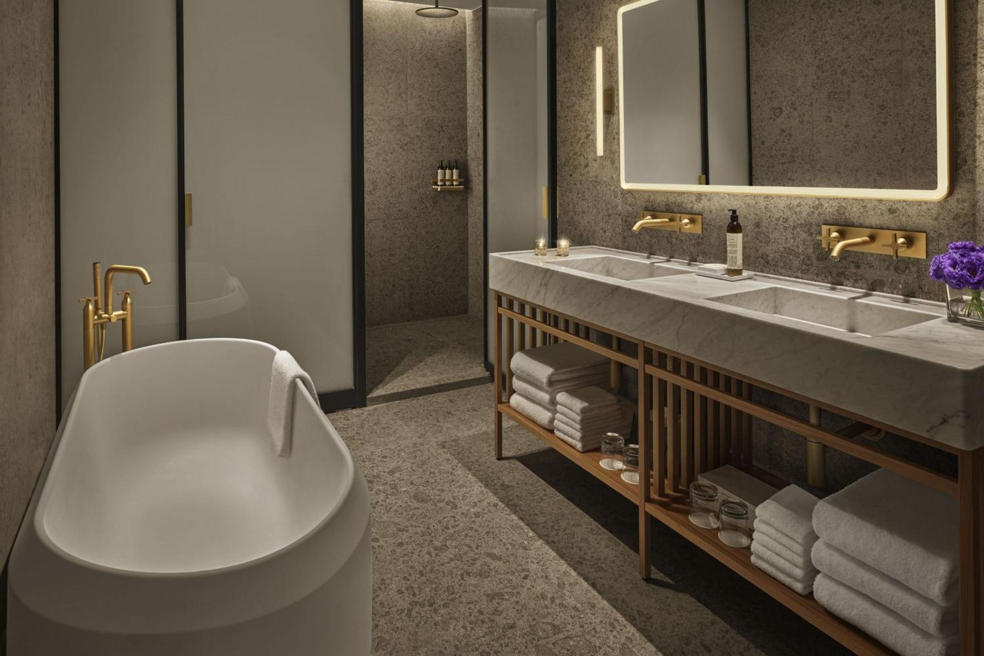One-Bedroom King Suite Courtyard View