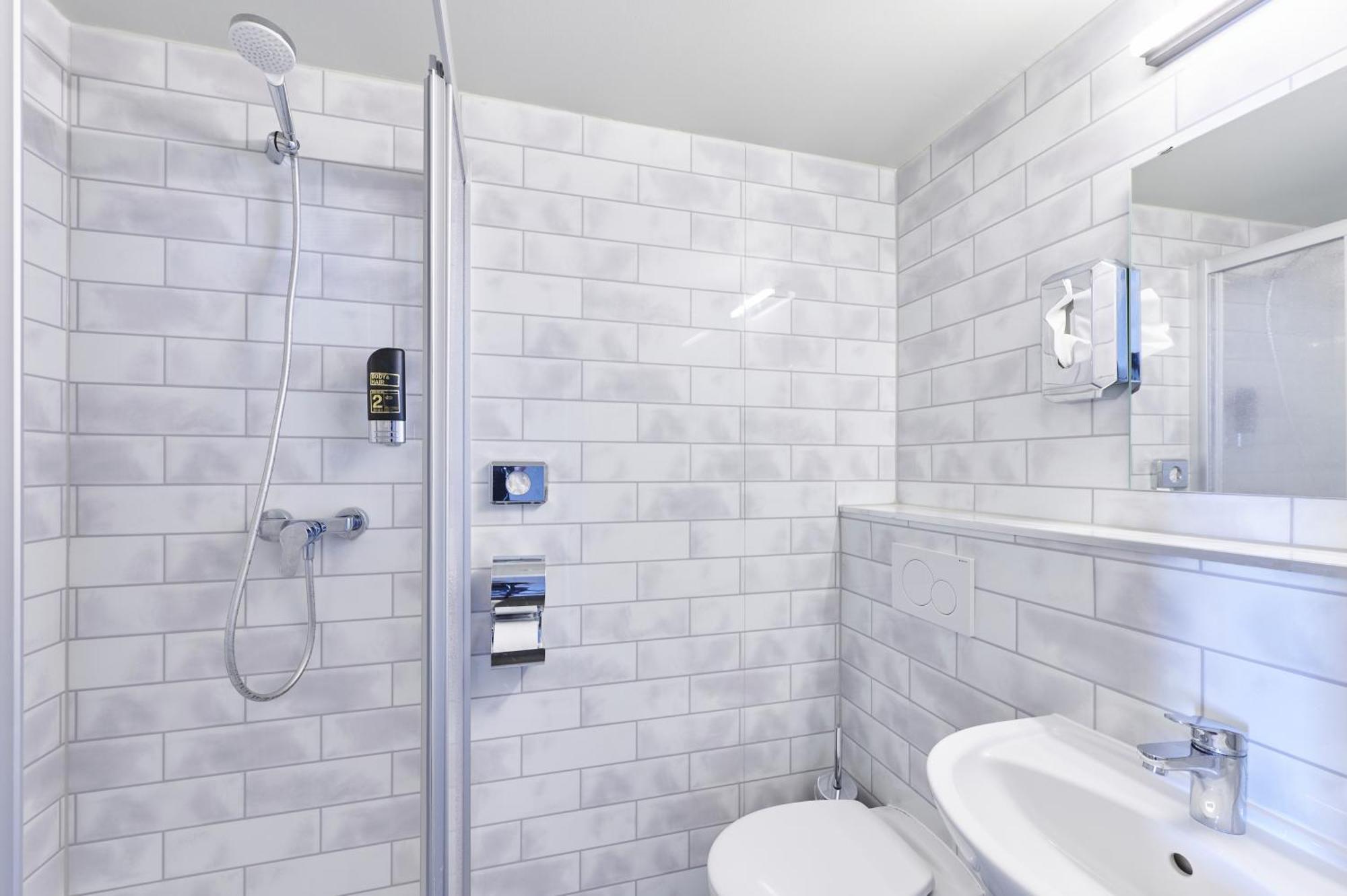 Single Room with Shared Bathroom