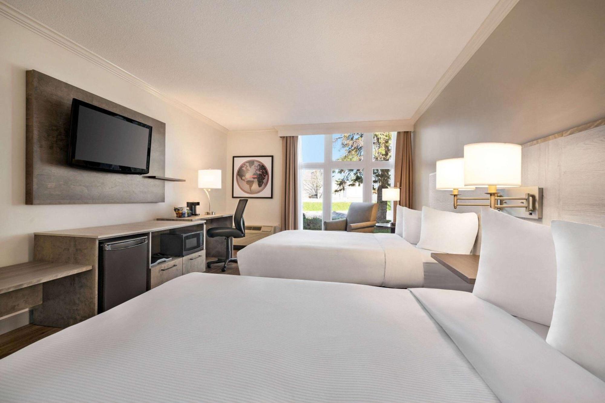 Queen Room with Two Queen Beds - Non-Smoking