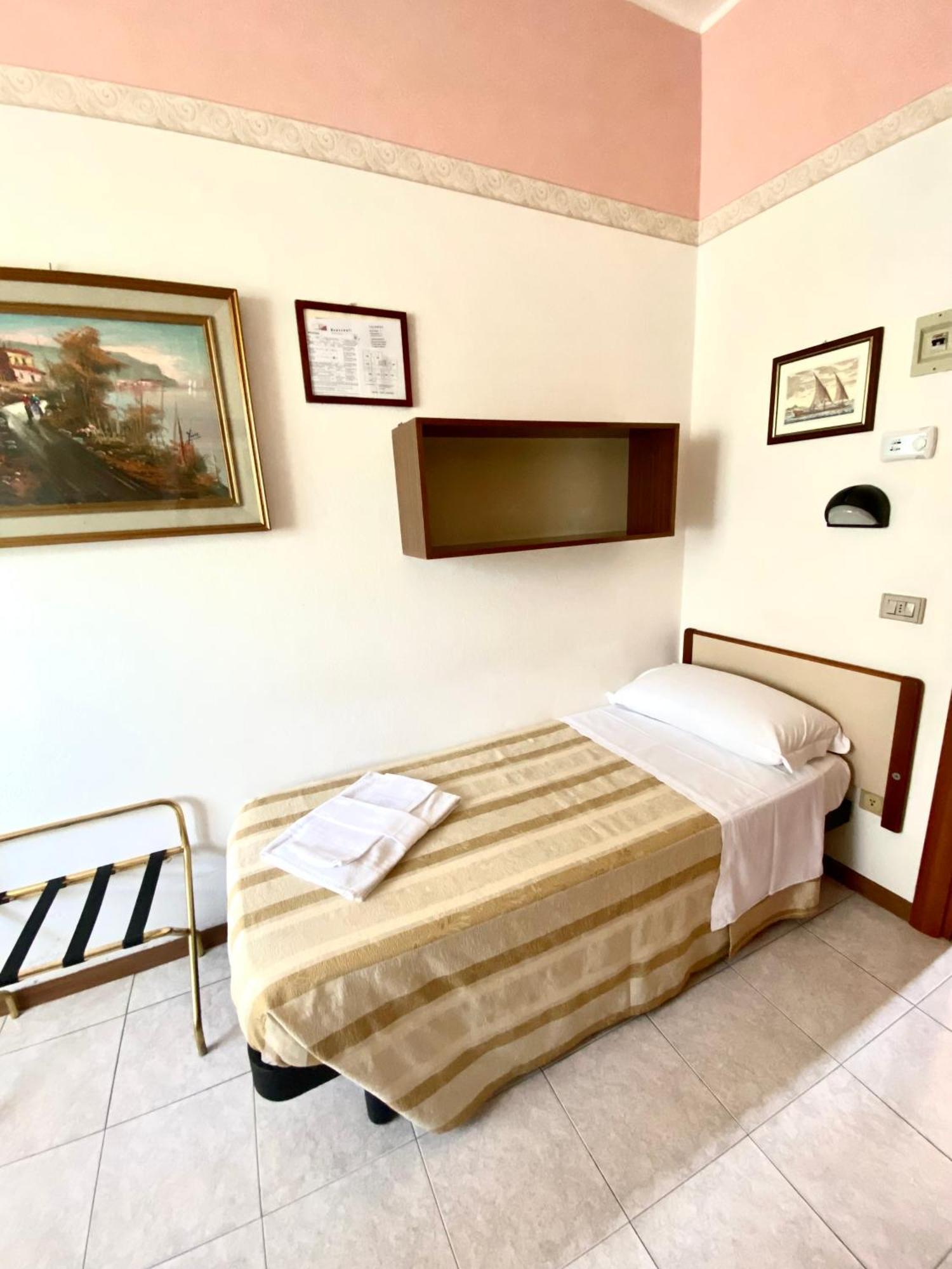 Classic Single Room