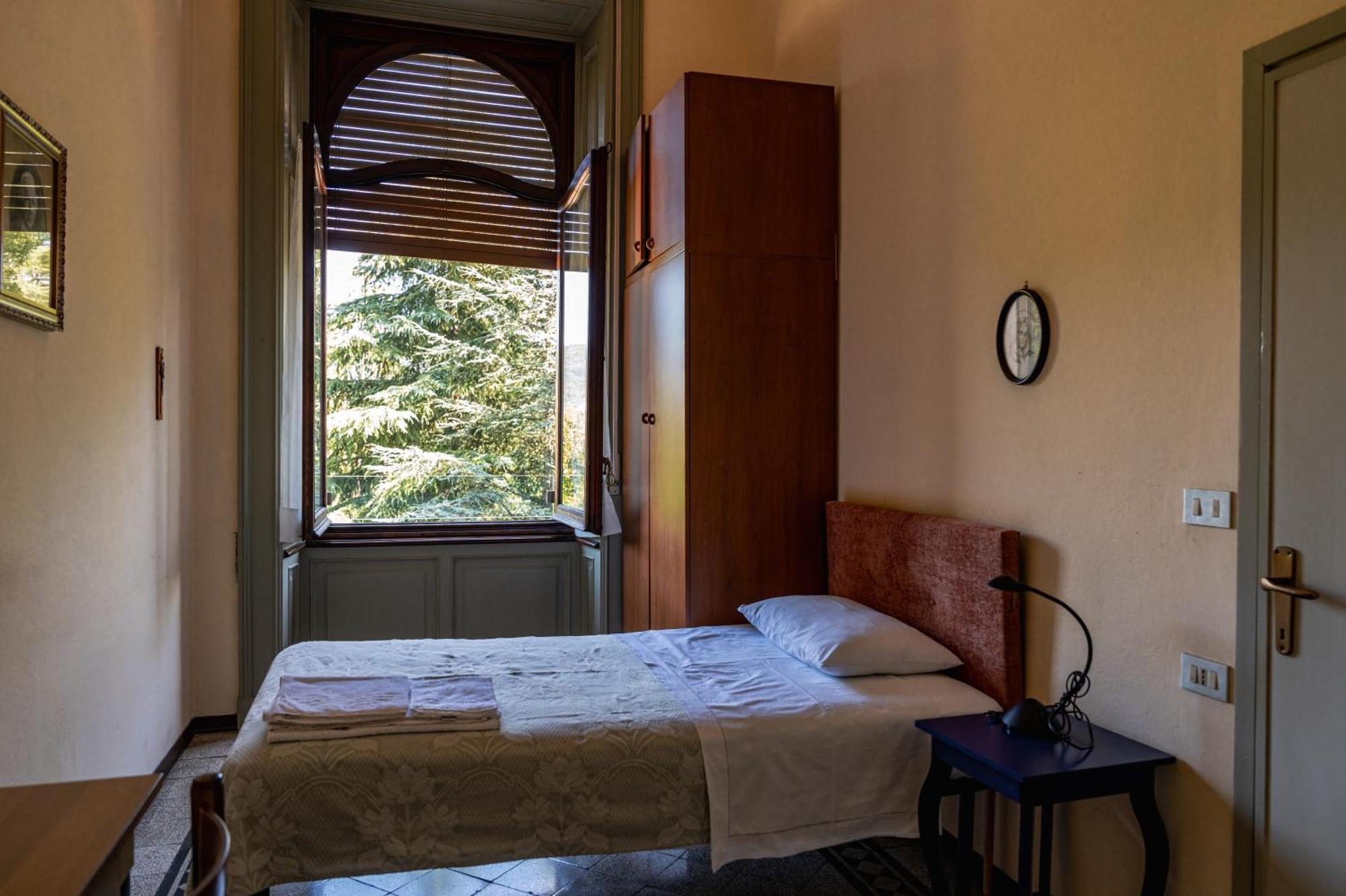 Single Room Private Bathroom