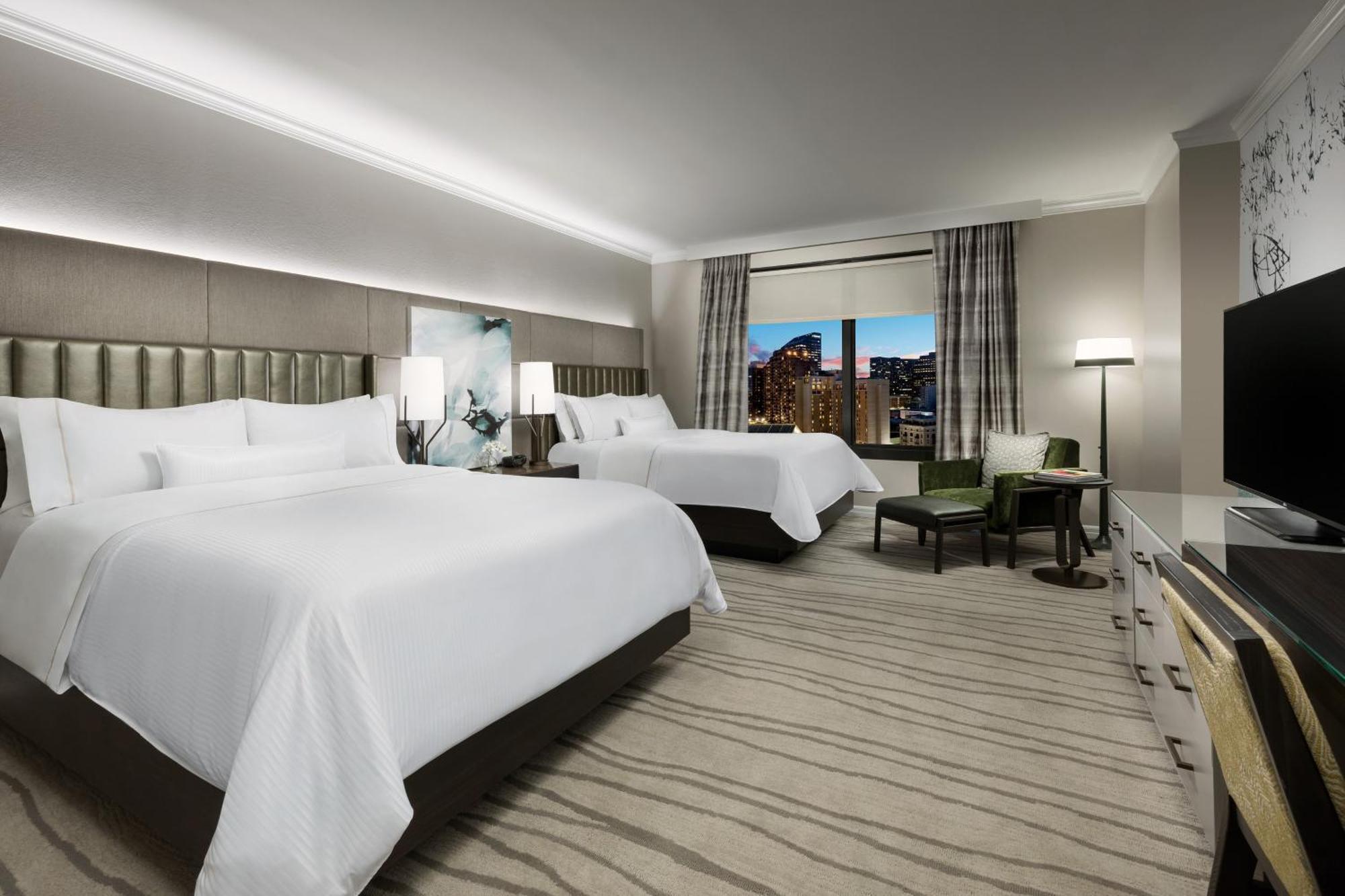 Traditional Queen Guest room 2 Queen City view