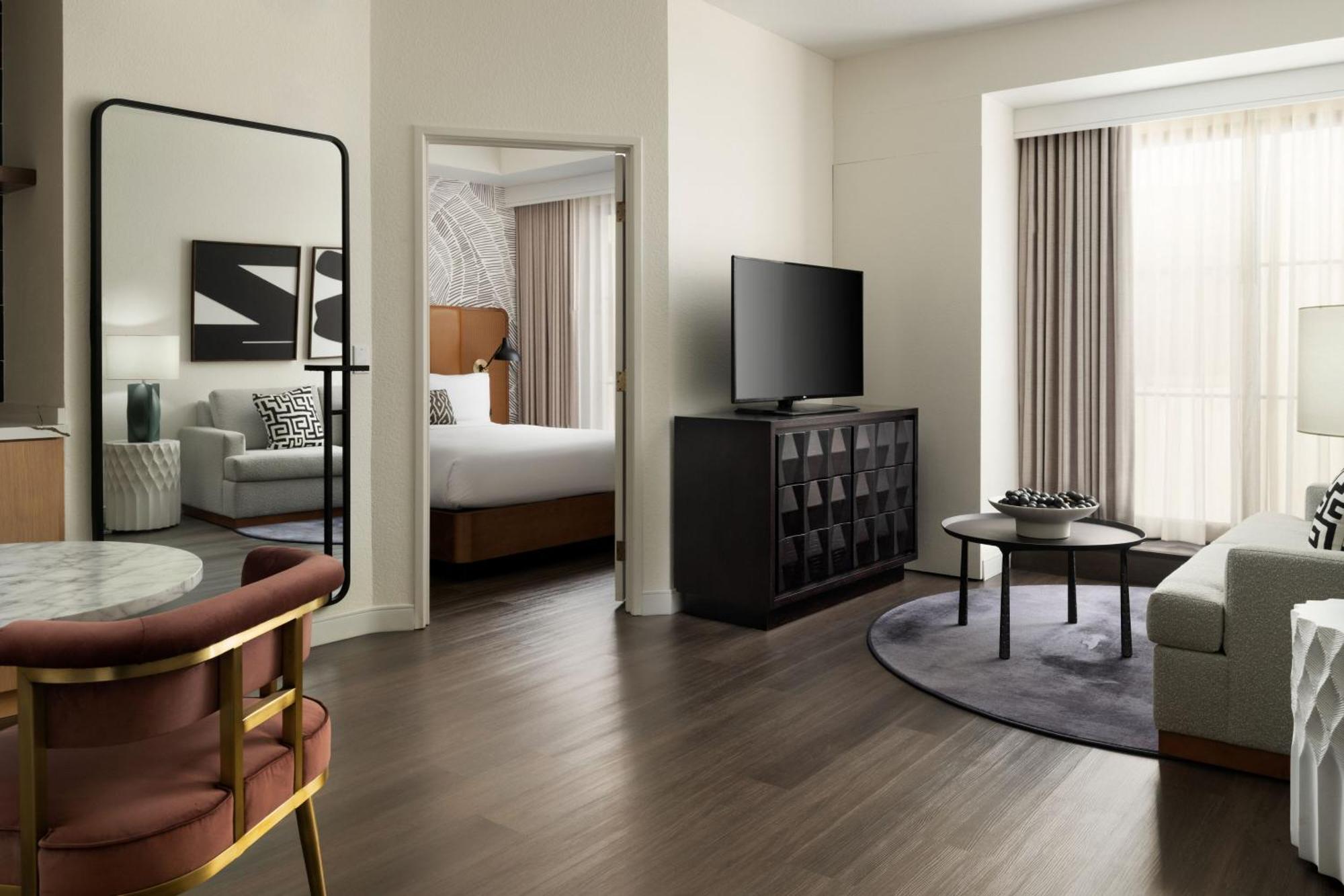 One-Bedroom Queen Suite Sofa Bed
