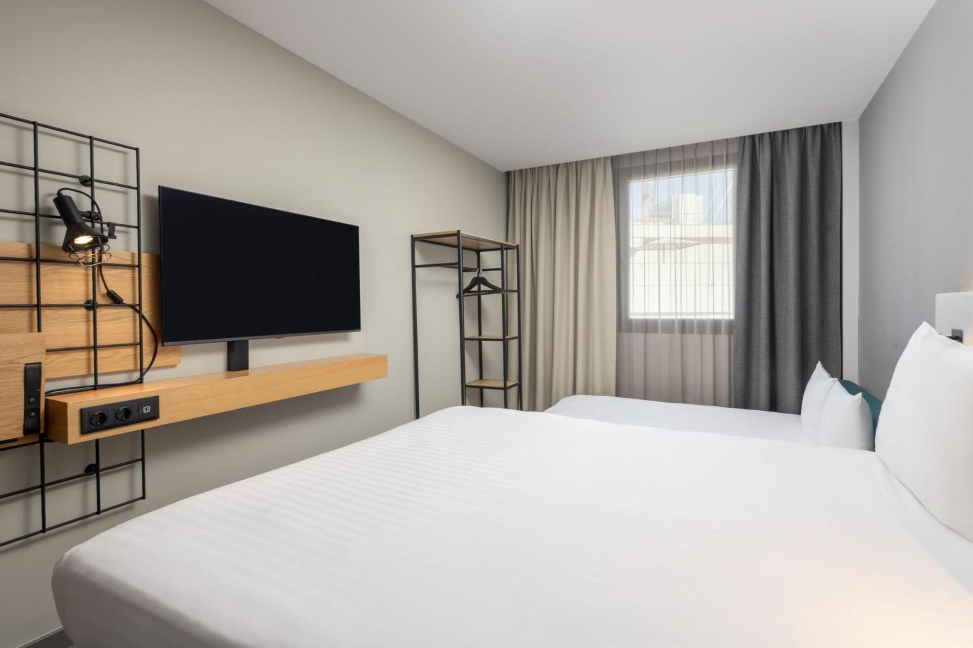 Moxyfied Family Sleeper Room