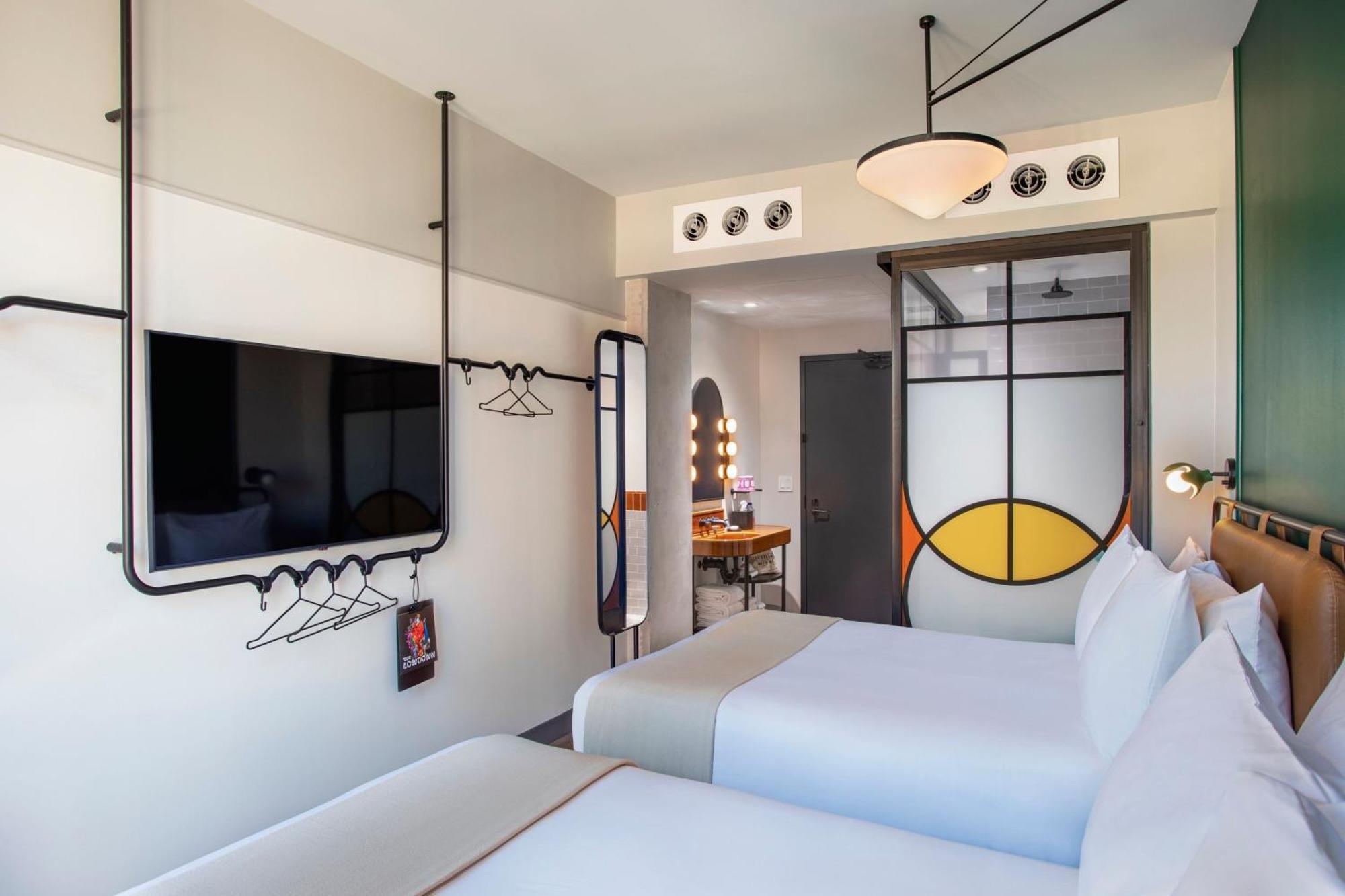 Chambre Double avec 2 Lits Doubles - Accessible aux Personnes Malentendantes