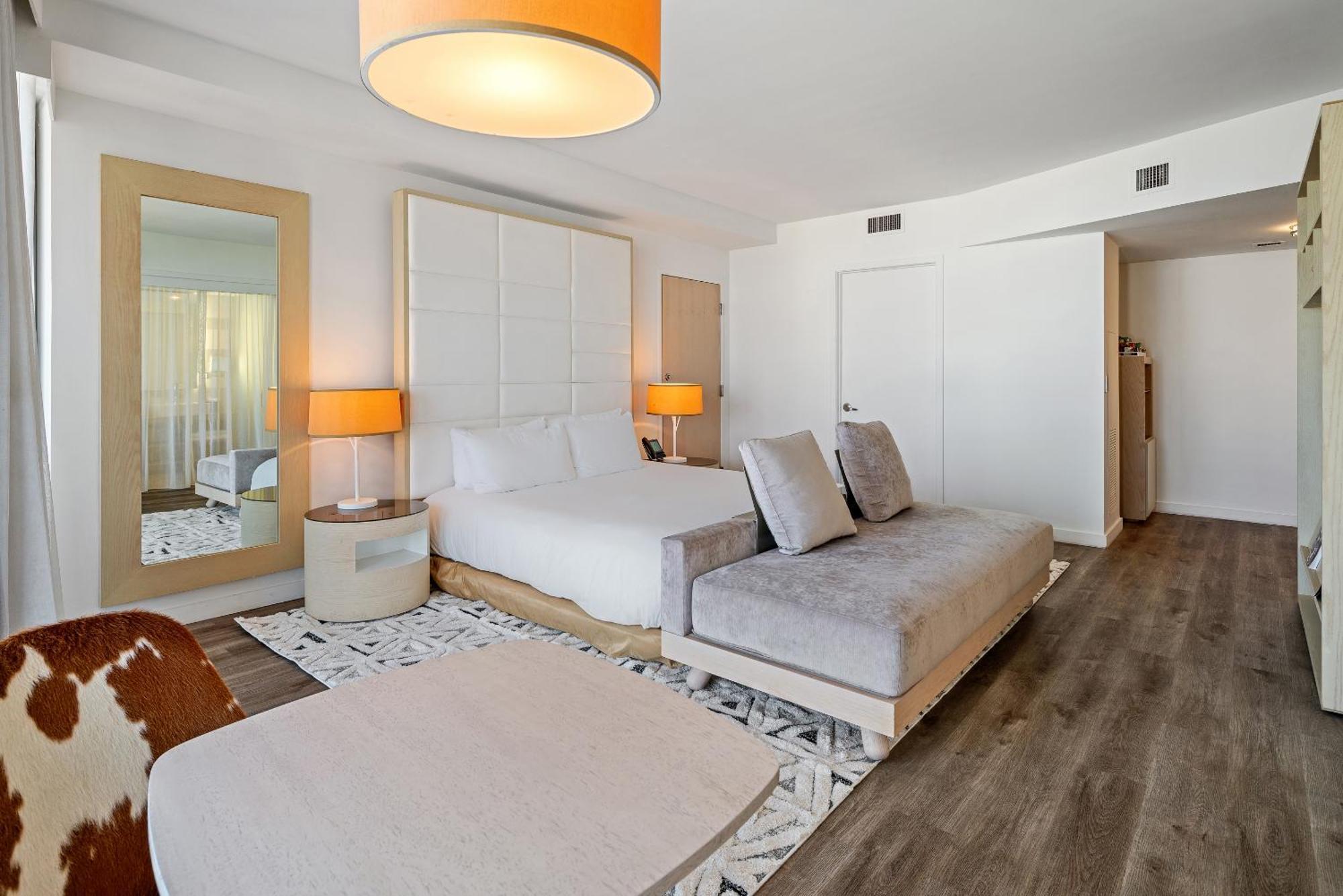 Deluxe Bay View King Balcony