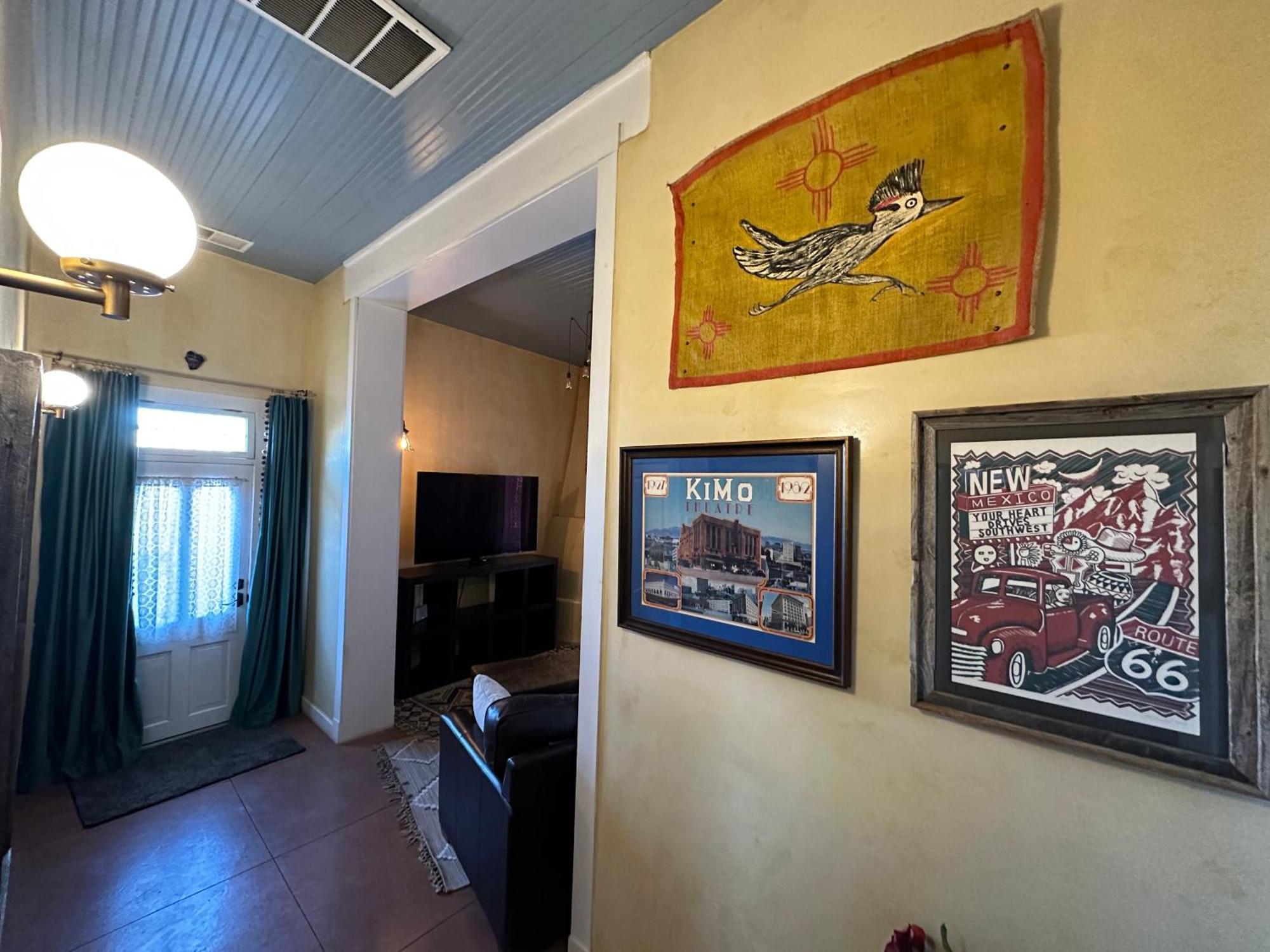 Deluxe Queen Suite