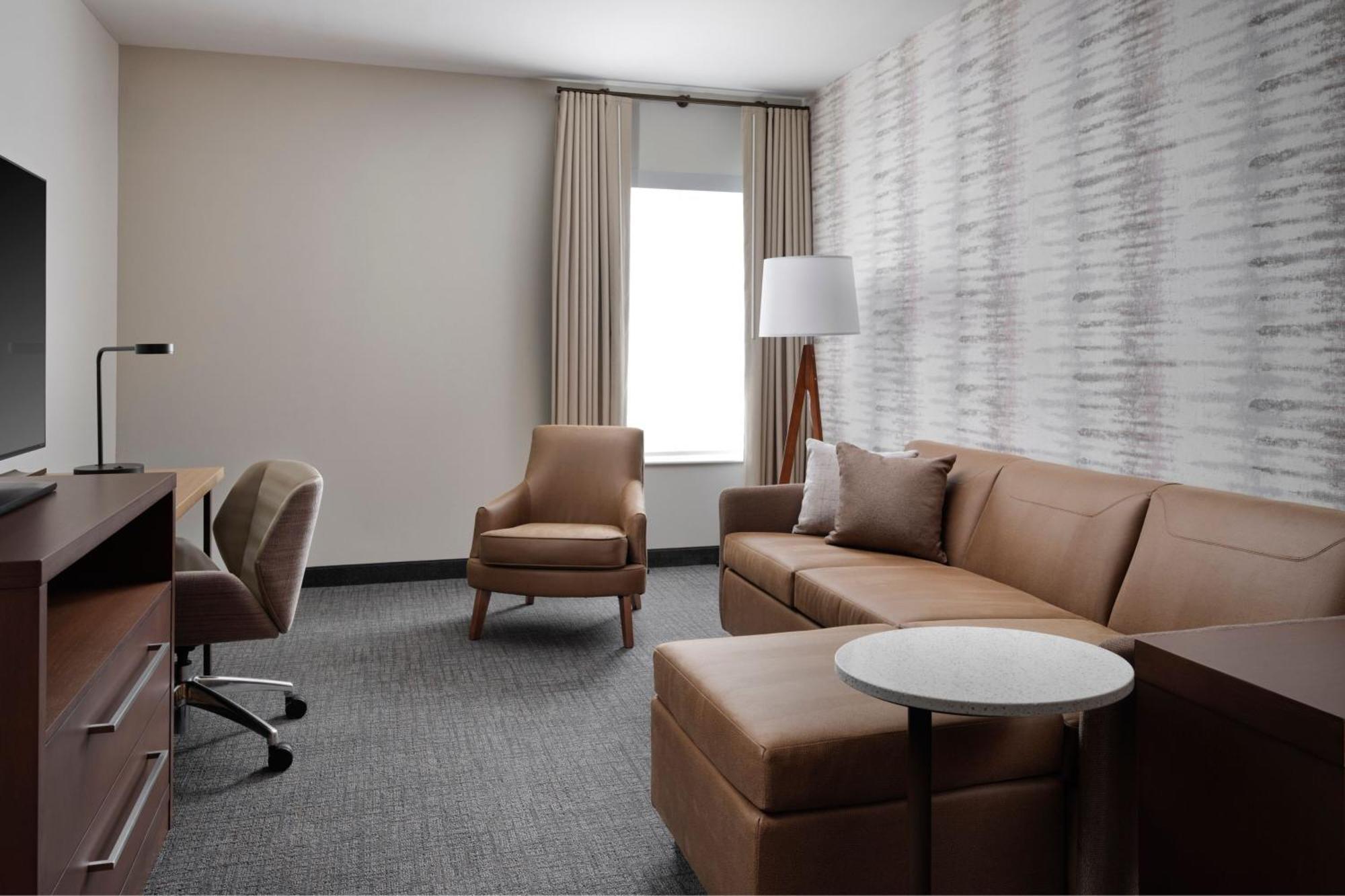 One-Bedroom Queen Suite Two Queen Beds Sofa Bed