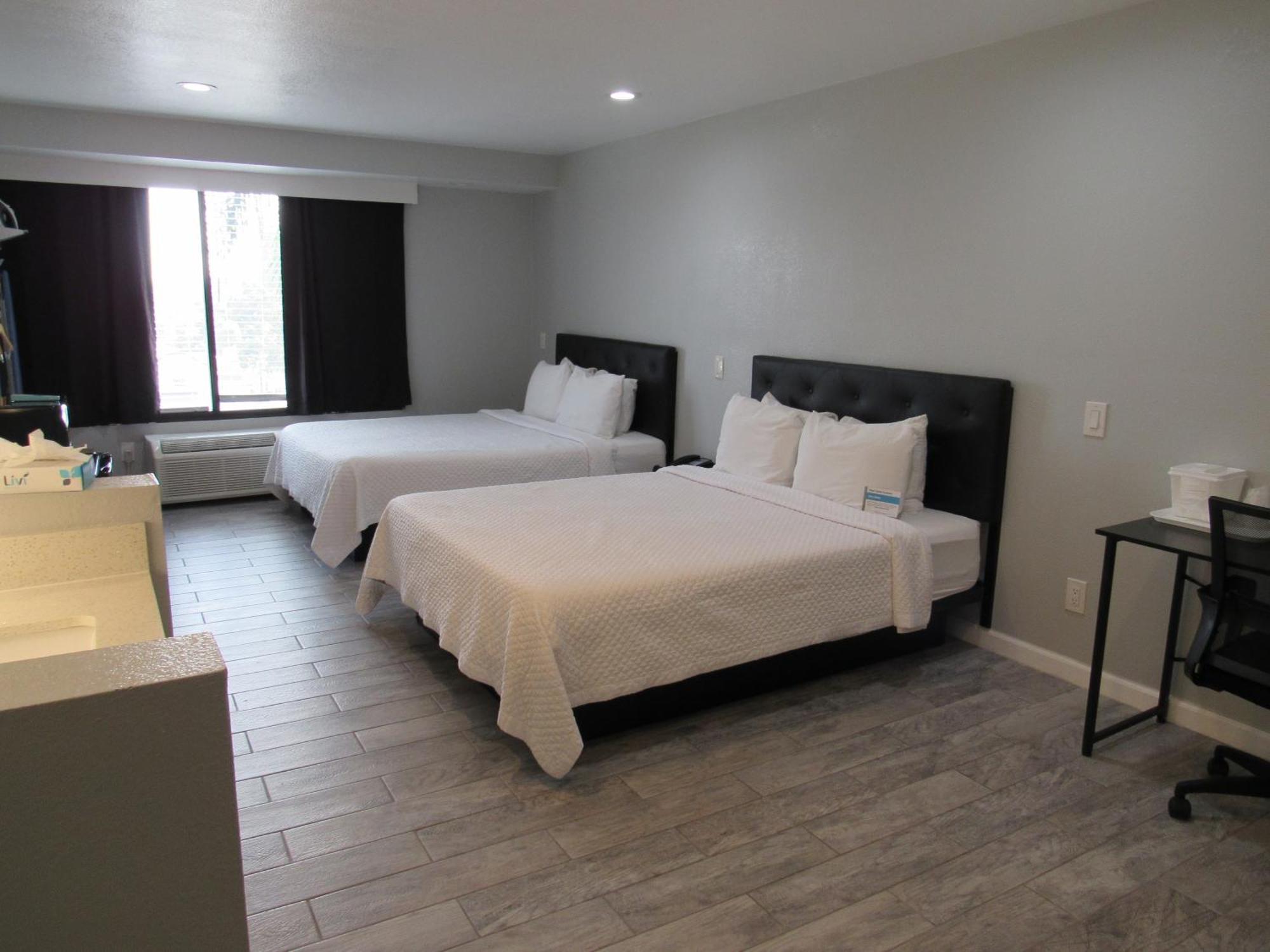 Quadruple Room Two Queen Beds Non Smoking