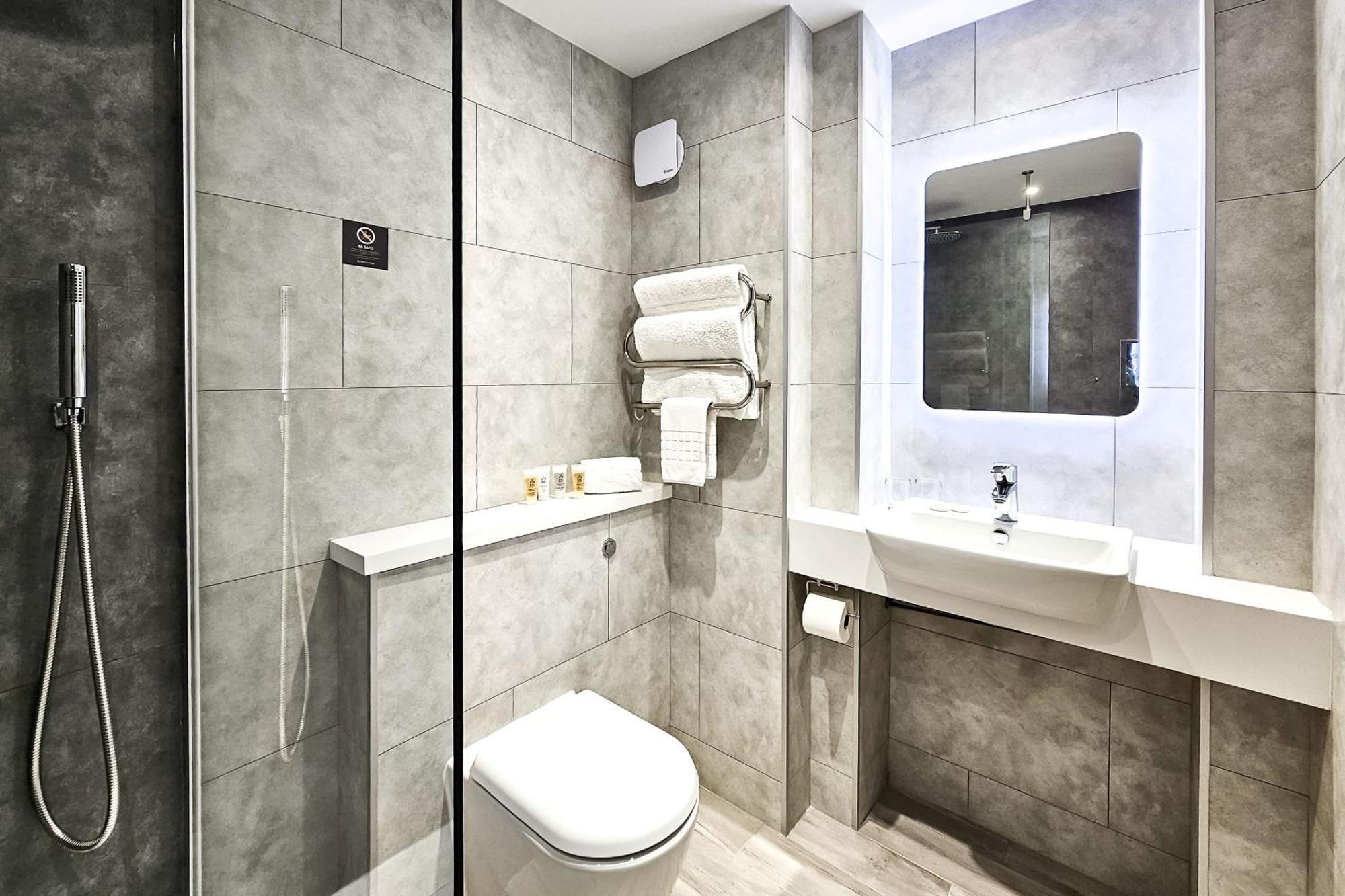 Deluxe Double Room - Non-Smoking