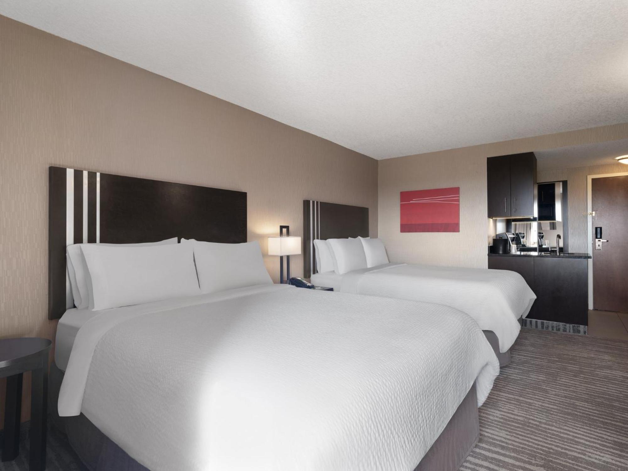 Deluxe Twin Room Hearing Accessible