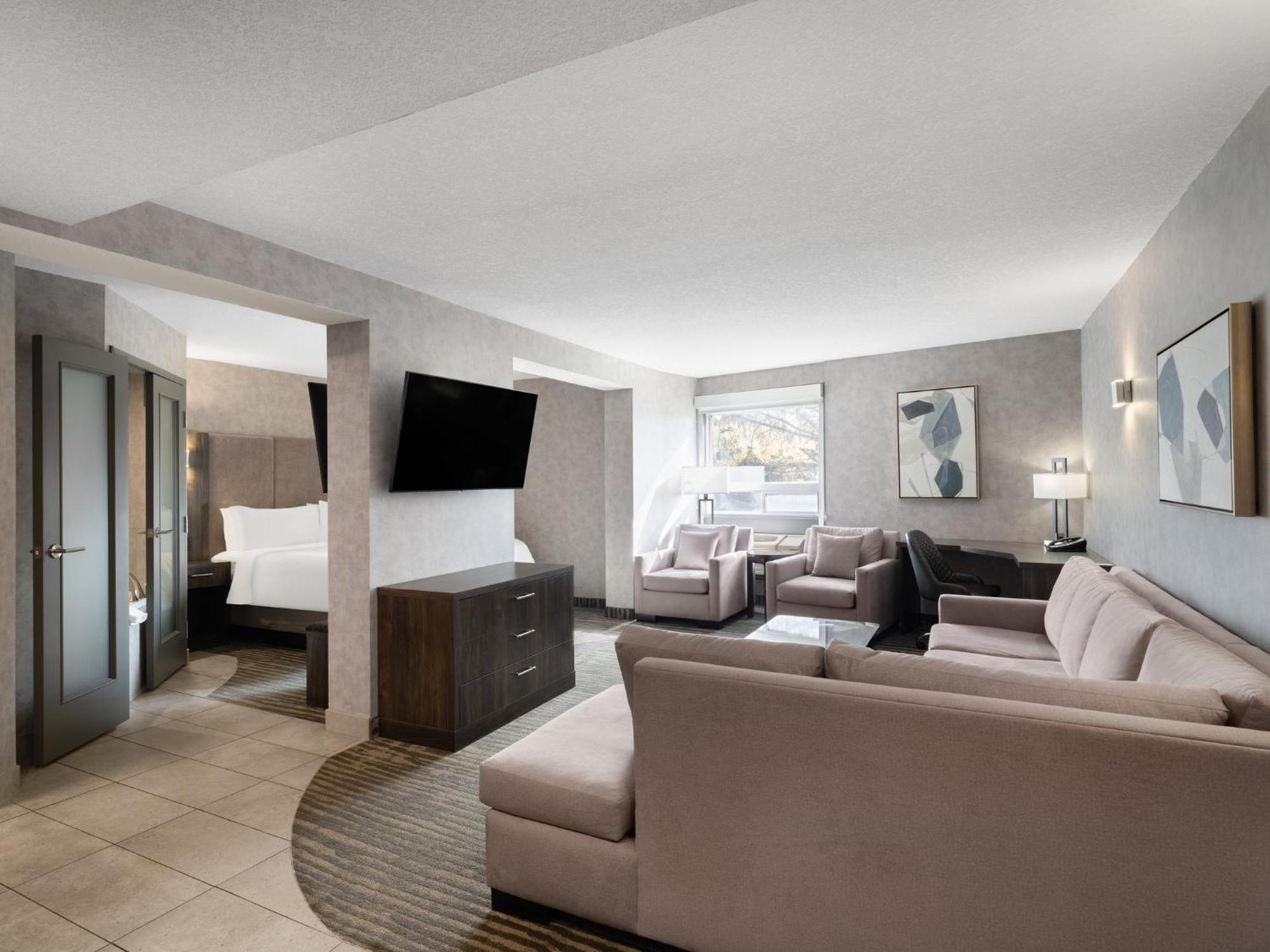 King Suite Spa Bath