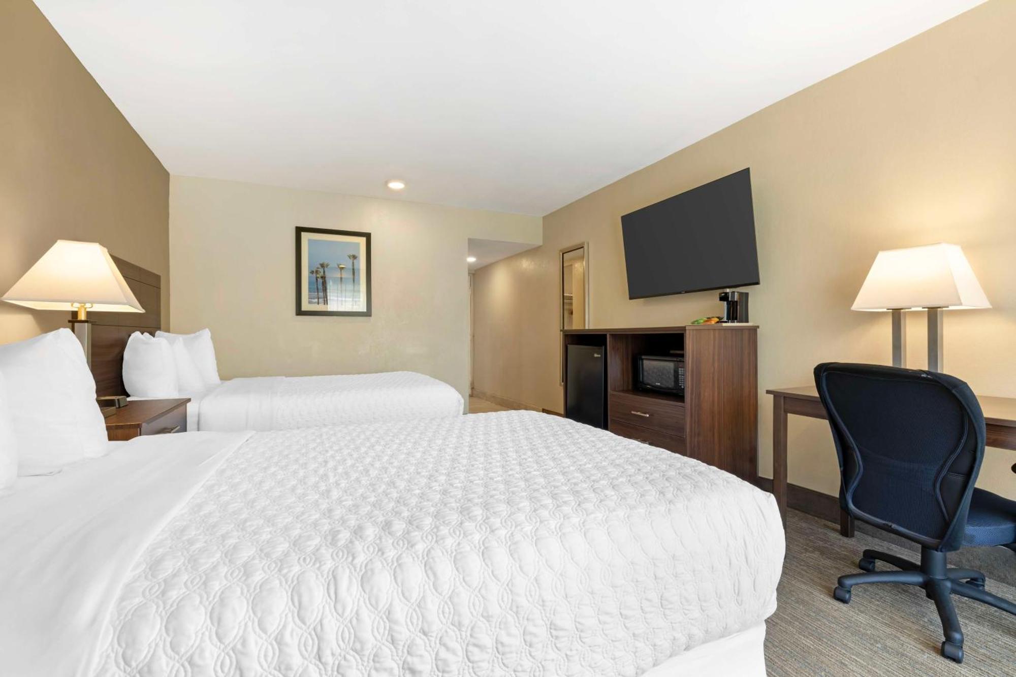 Quadruple Room Two Double Beds Non-Smoking