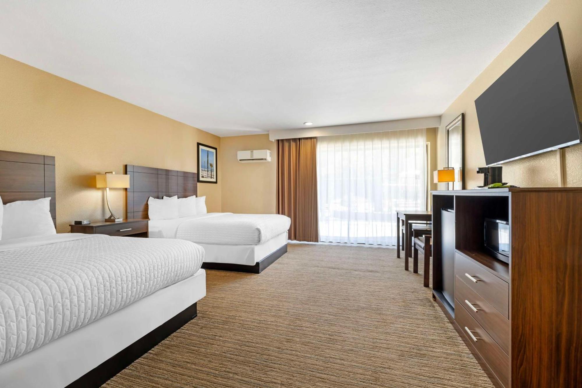 Queen Room Two Queen Beds Pool View Non-Smoking