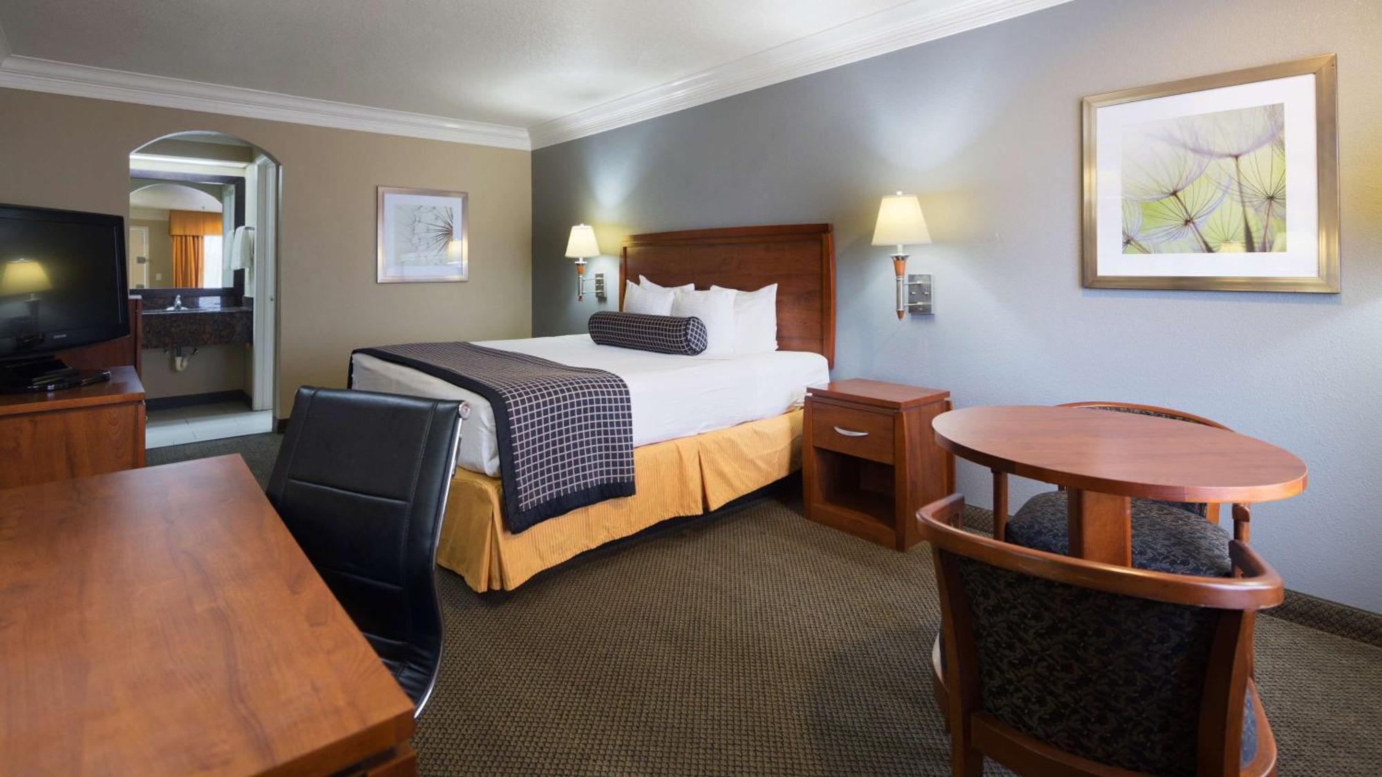 King Room - Disability Access/Non-Smoking