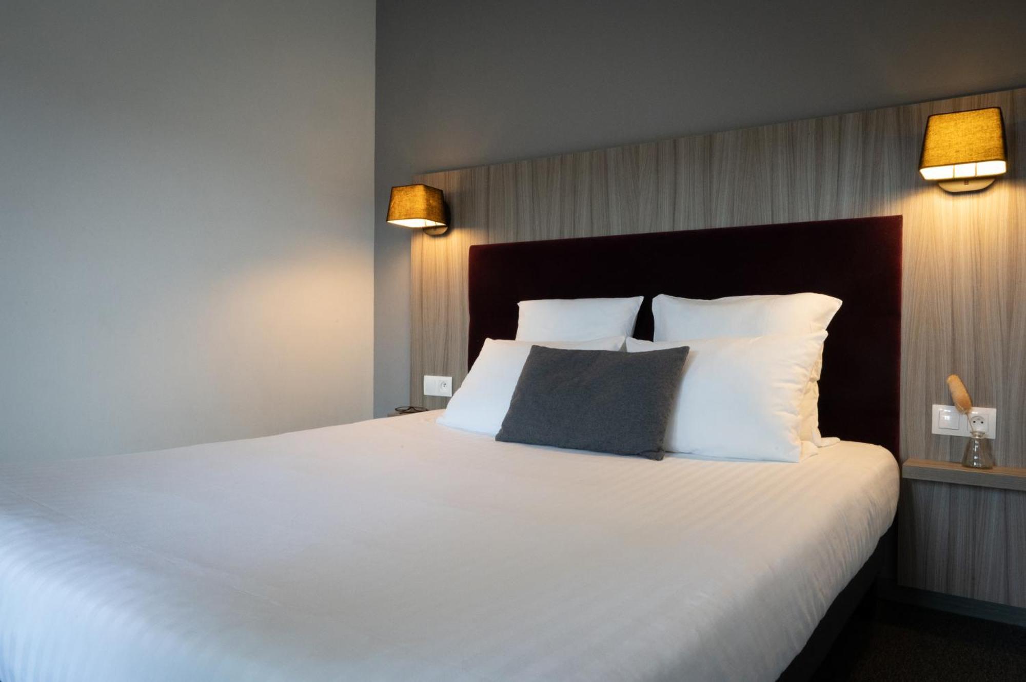 Studio double bed