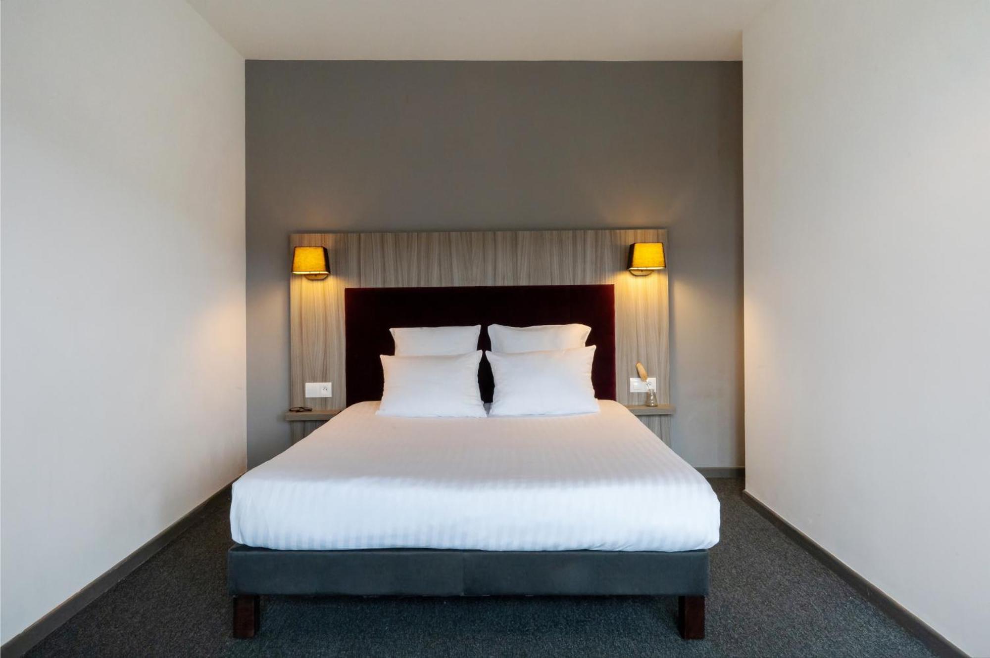 Studio double bed
