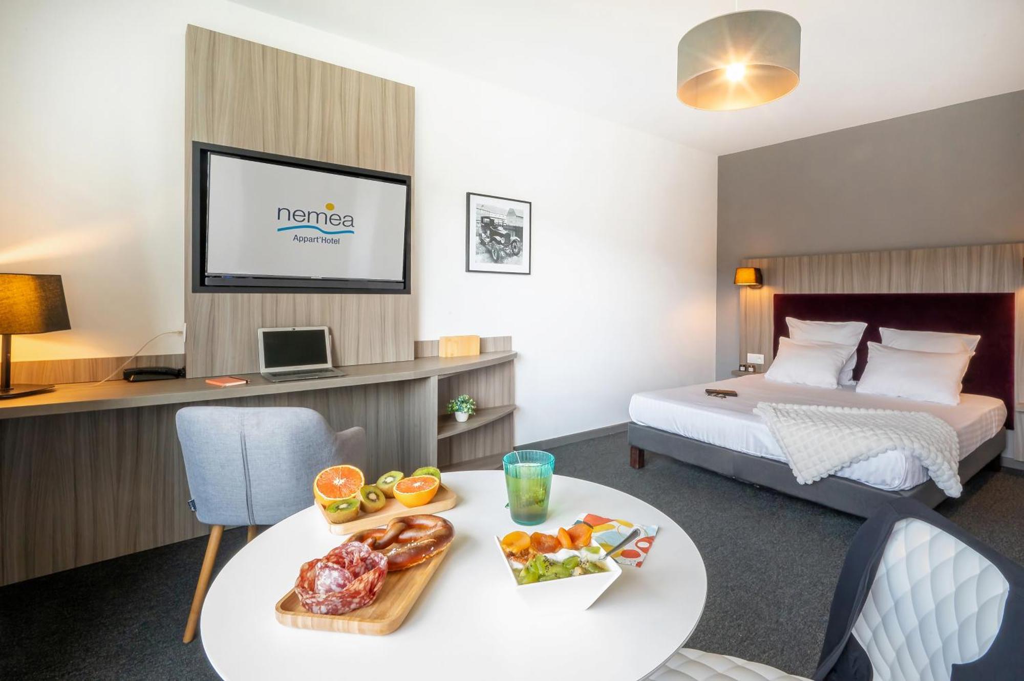 Studio double bed