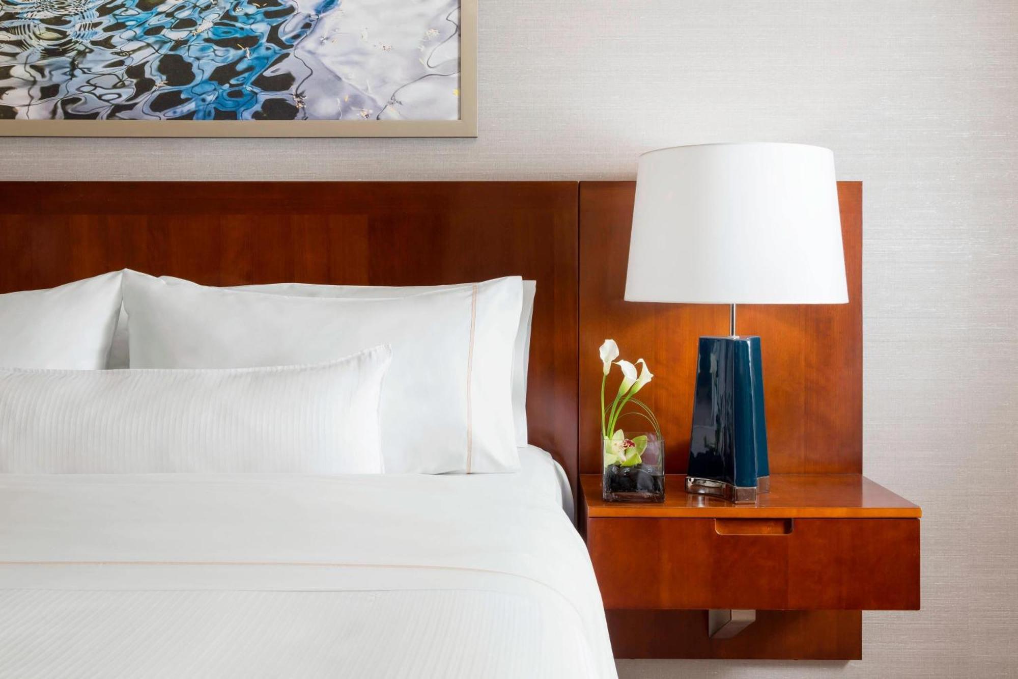 One-Bedroom Executive Suite with City View and Roll-in Shower - Mobility Accessible