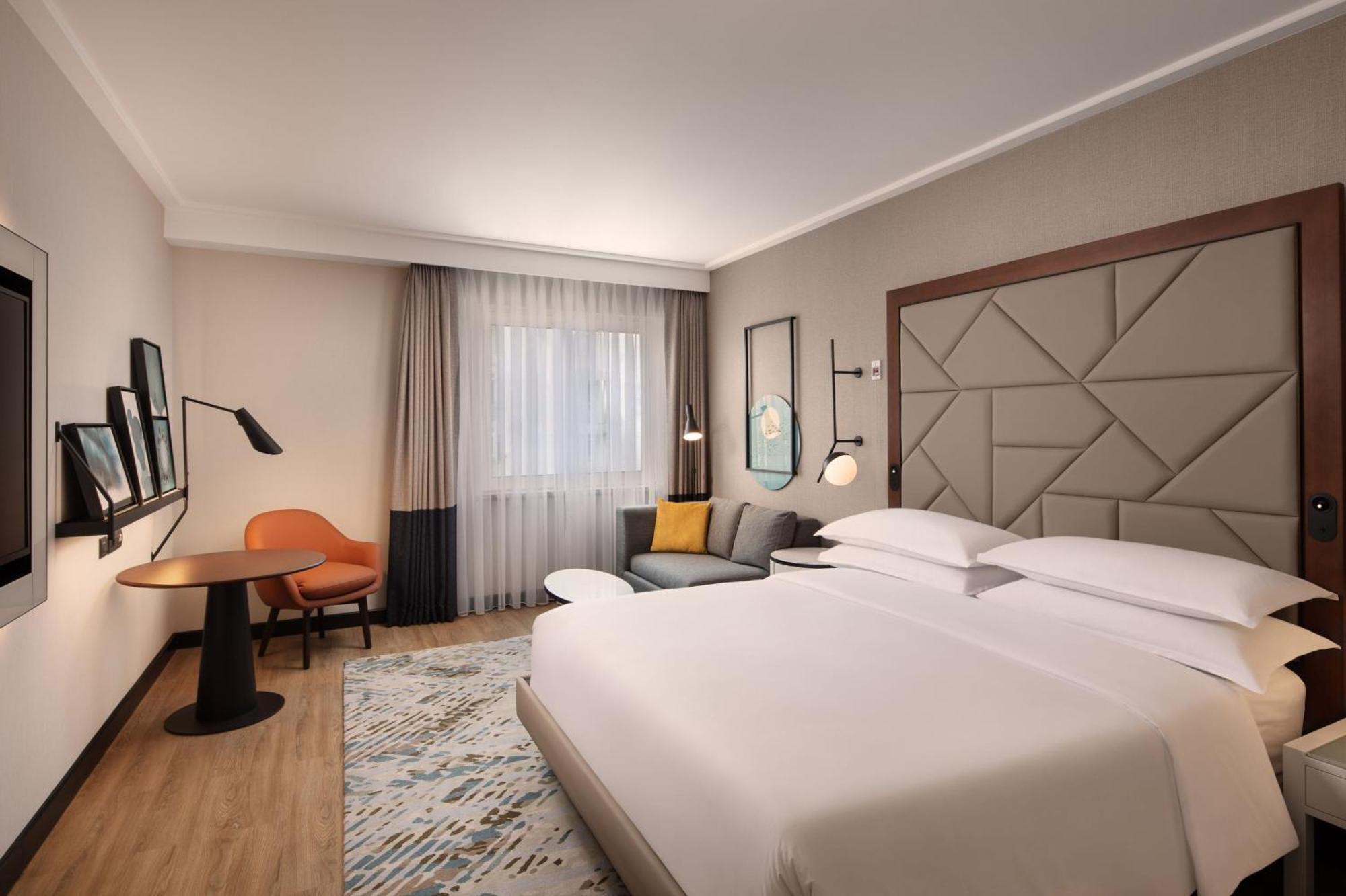 Deluxe King Room