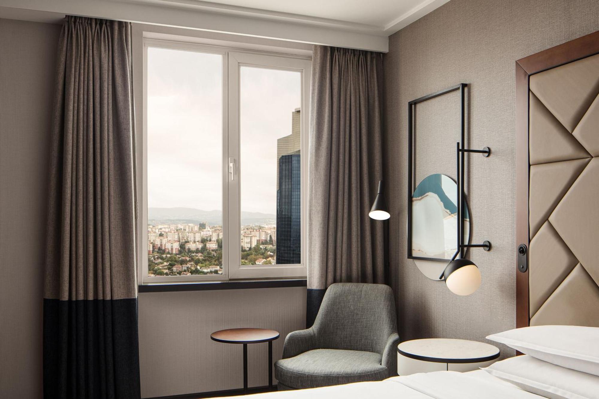 Executive King Room Lounge Access