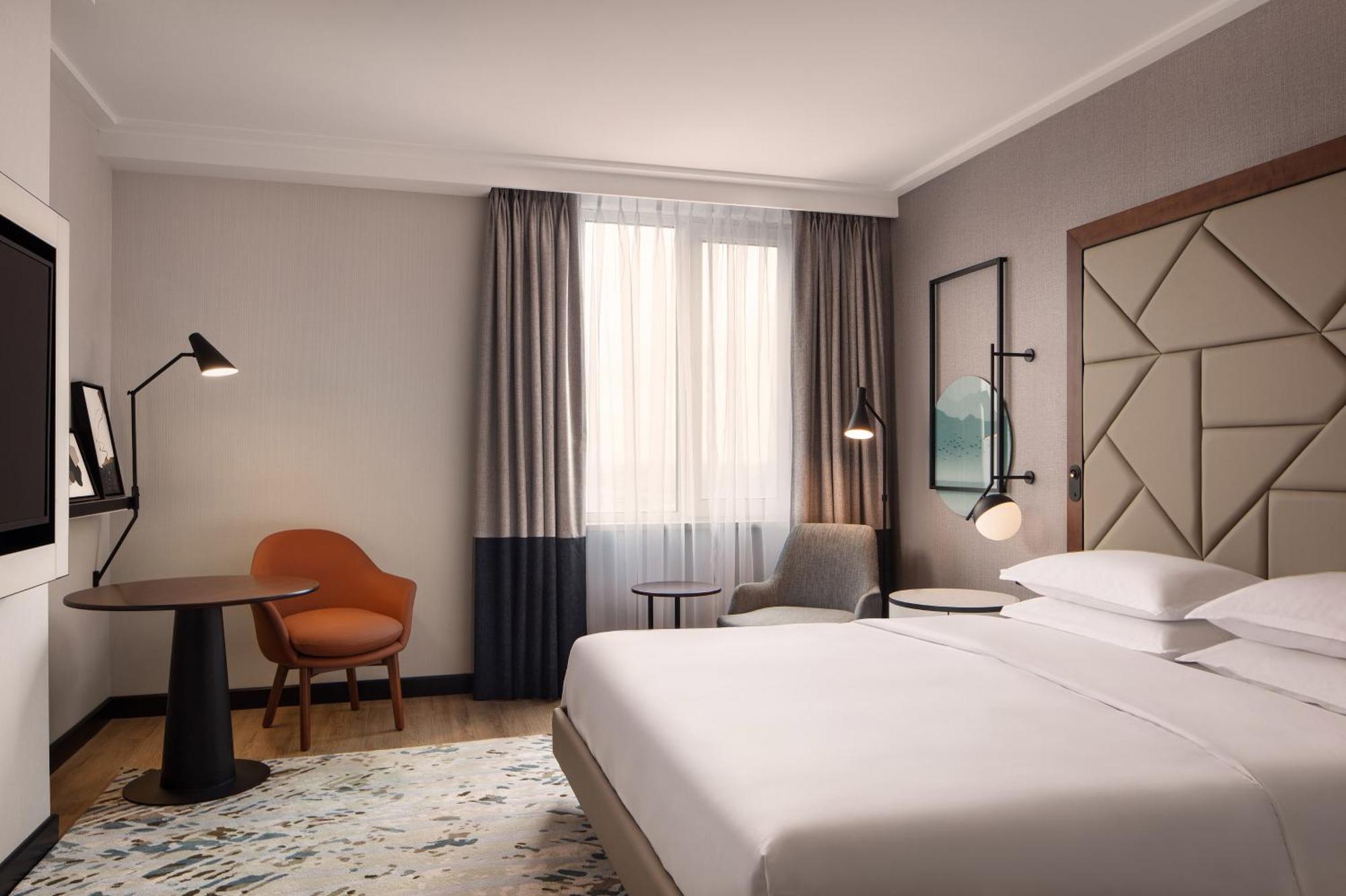 Deluxe King Room