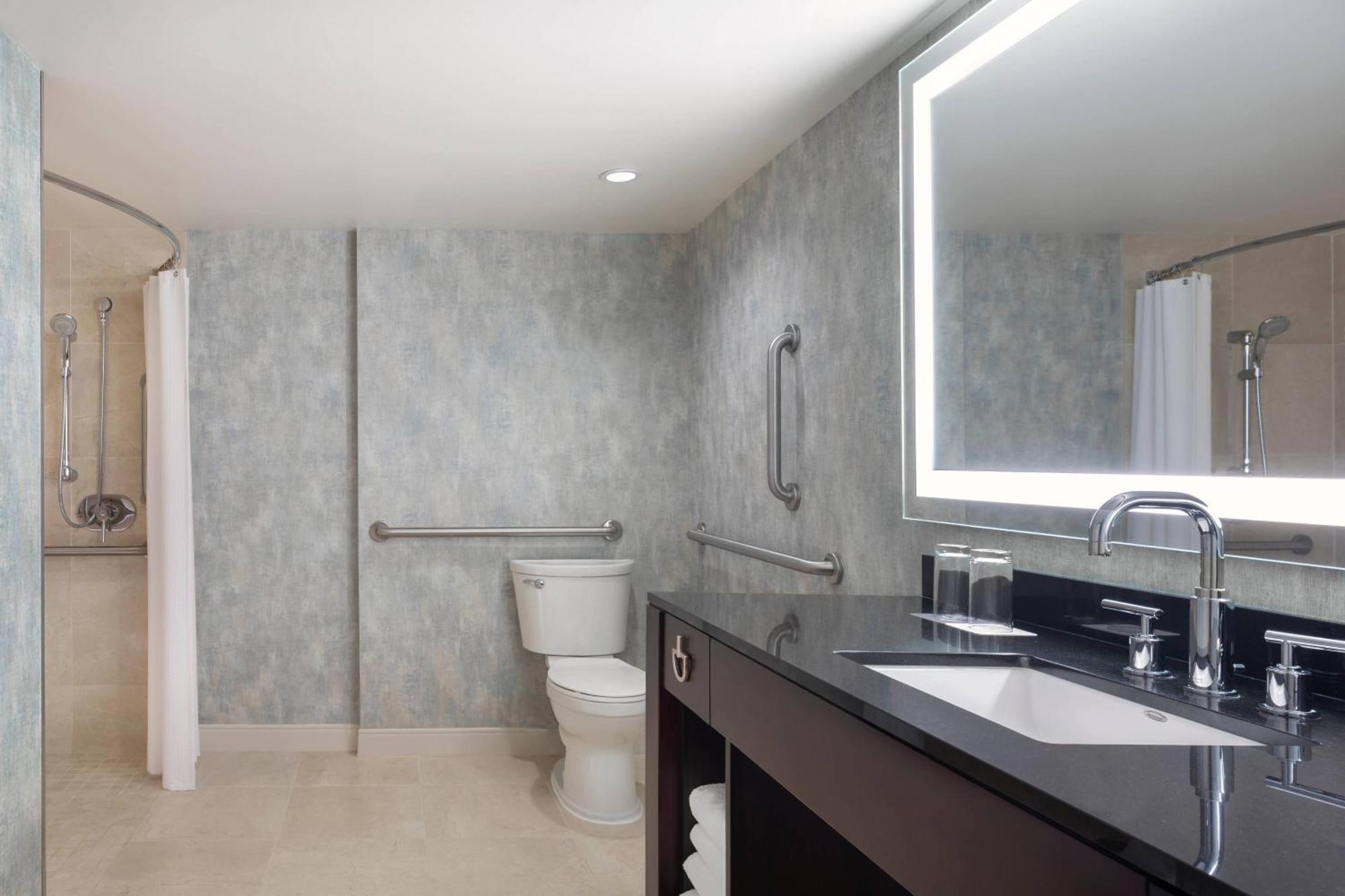 Executive King Suite,1617849375:JPEG